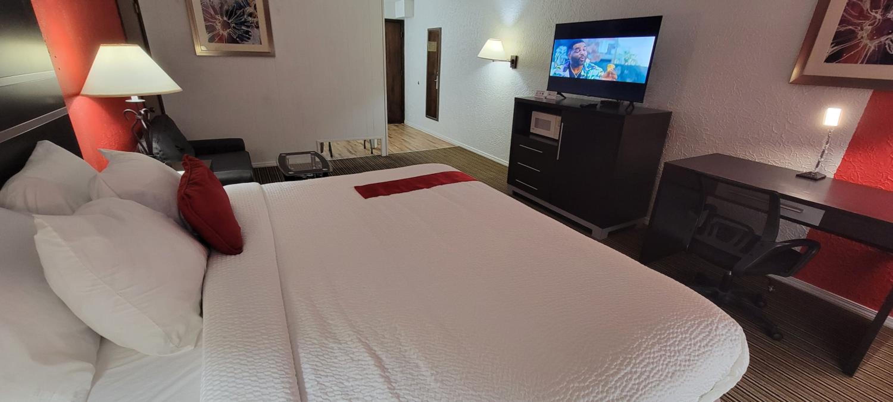 King Room - Second Floor/Non-Smoking - Photo 2