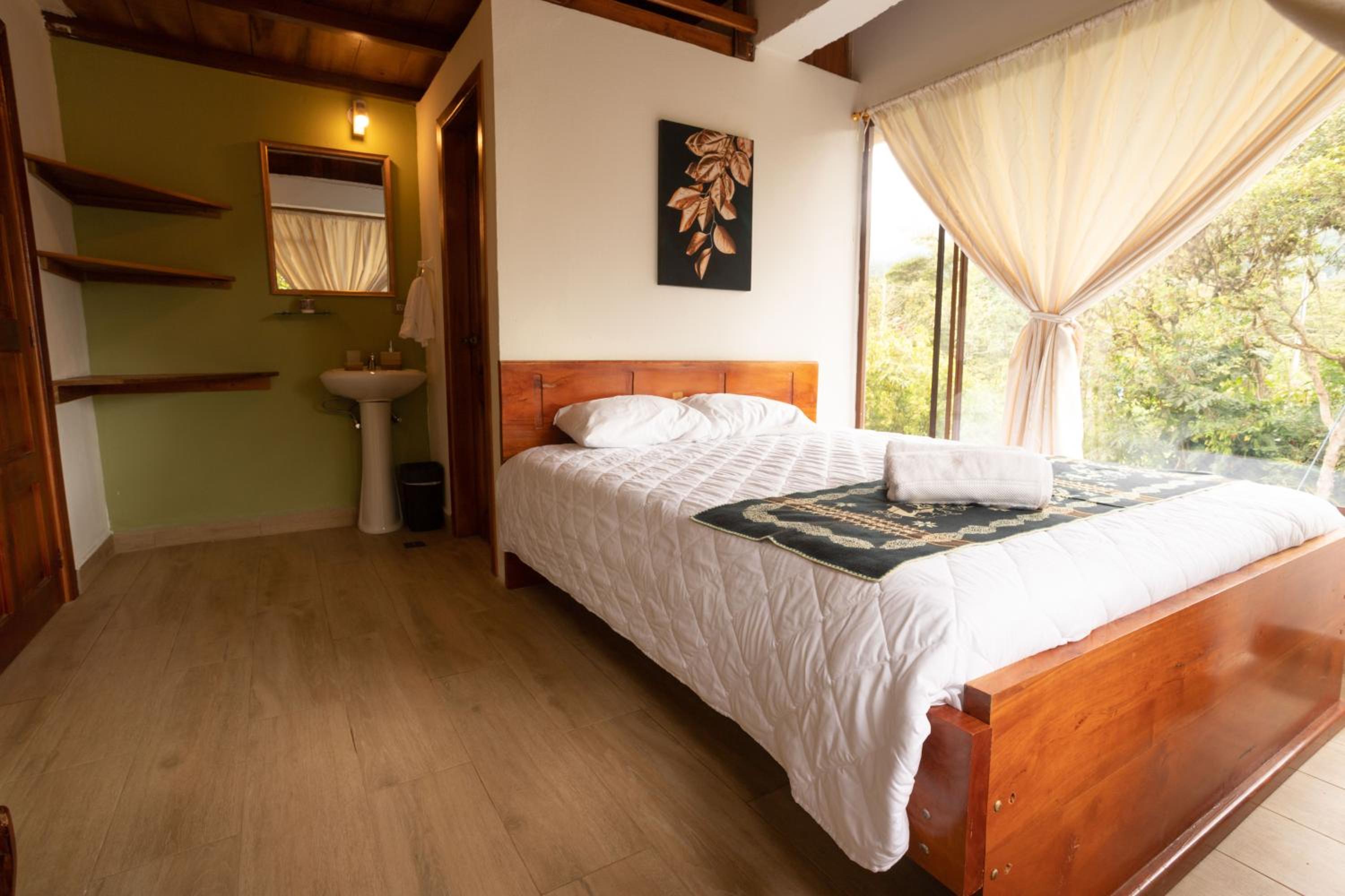 Deluxe Double Room with Balcony photo 3