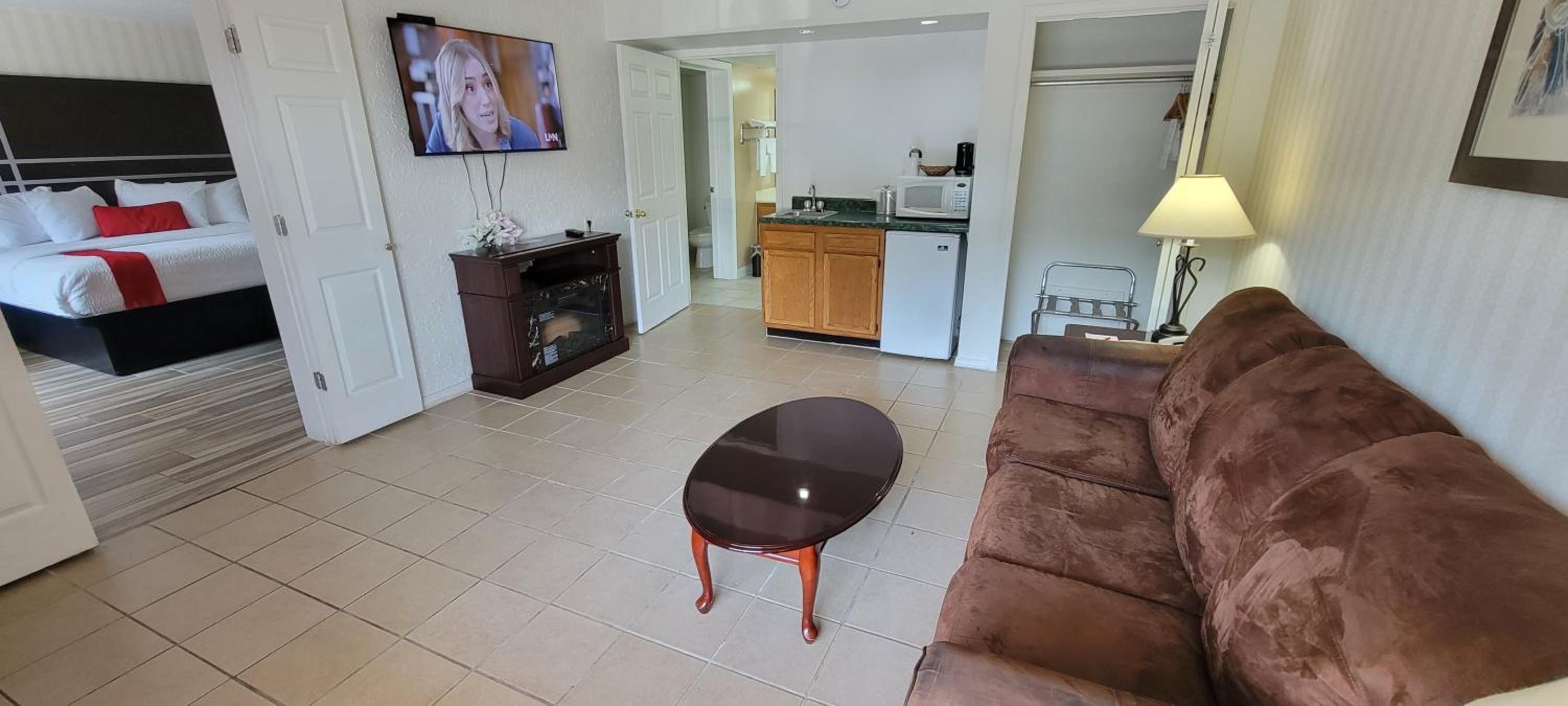 King Studio Suite - Non-Smoking - Photo 2