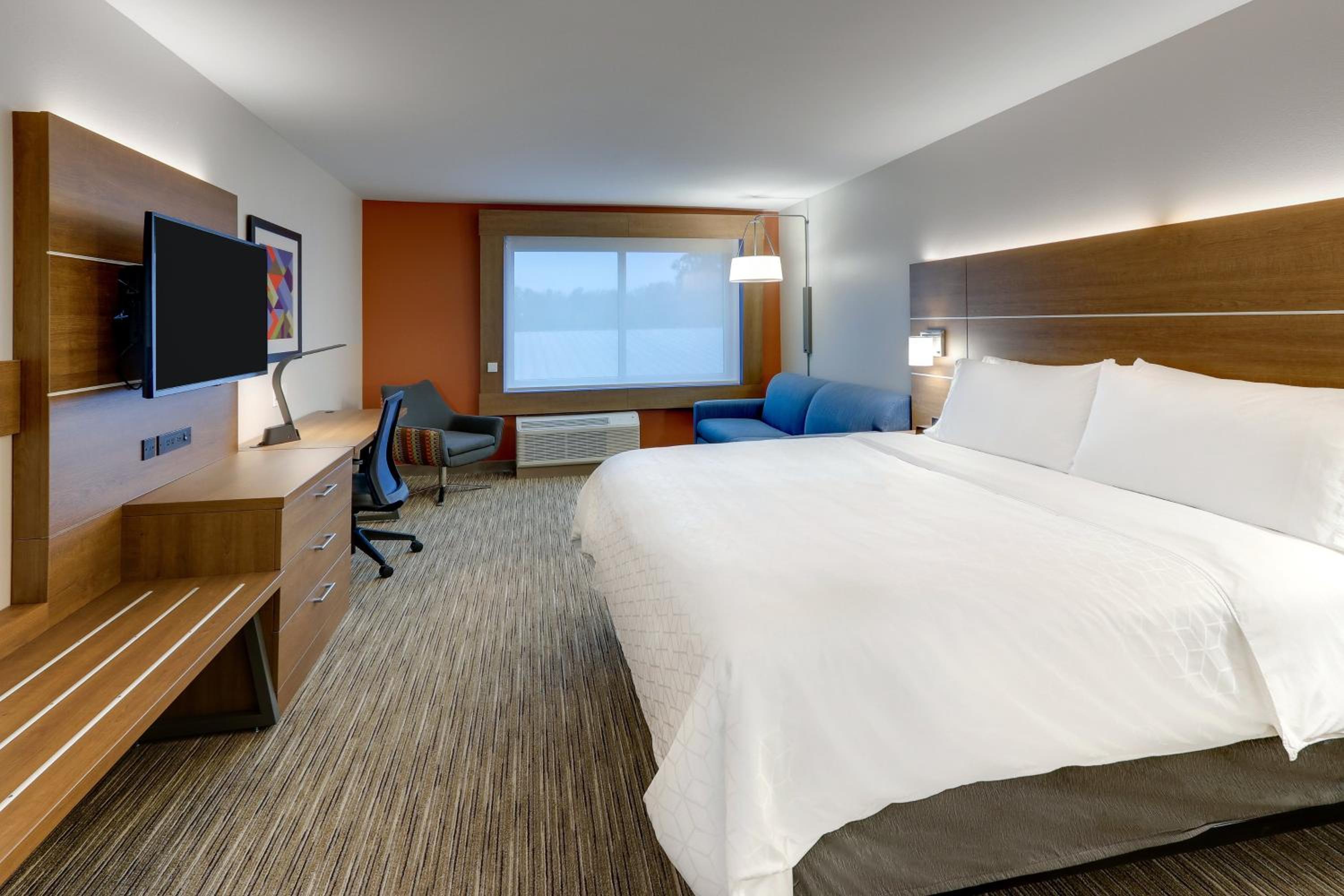 King Suite - Photo 2