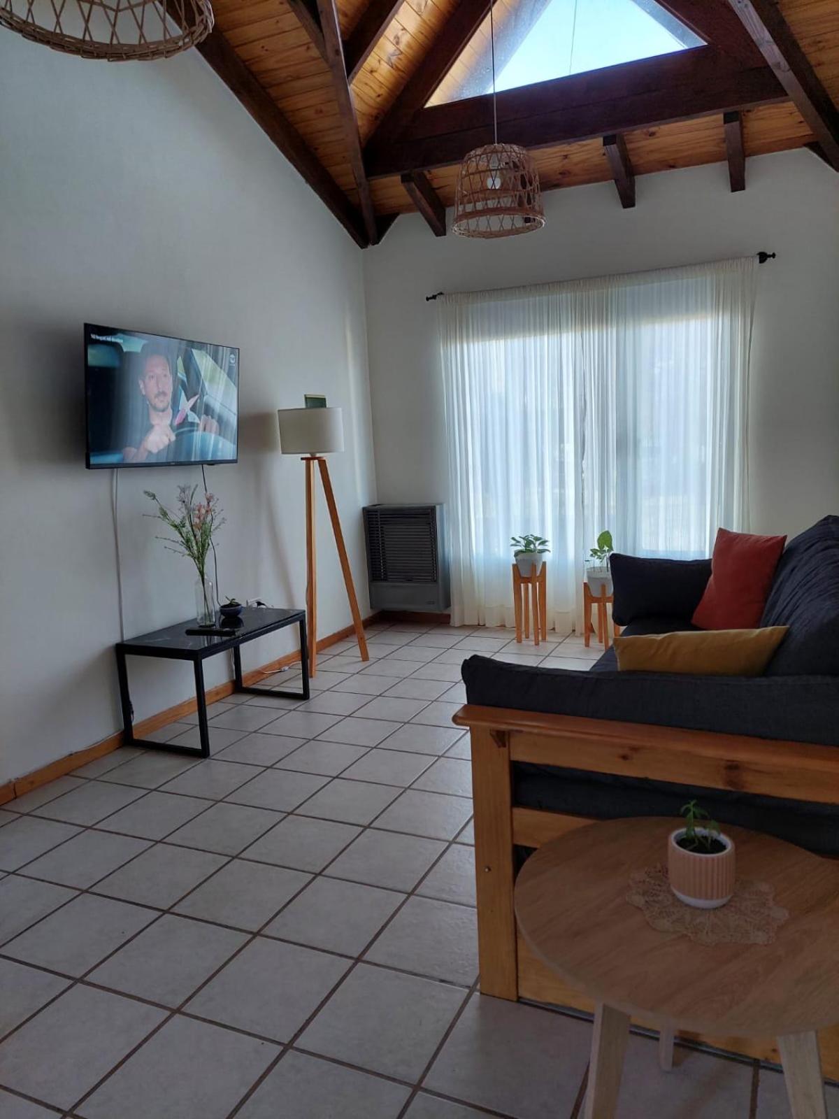 One-Bedroom House photo 1