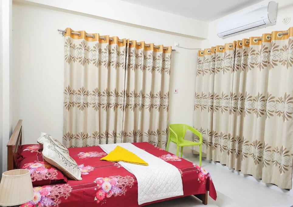 One-Bedroom Apartment photo 1