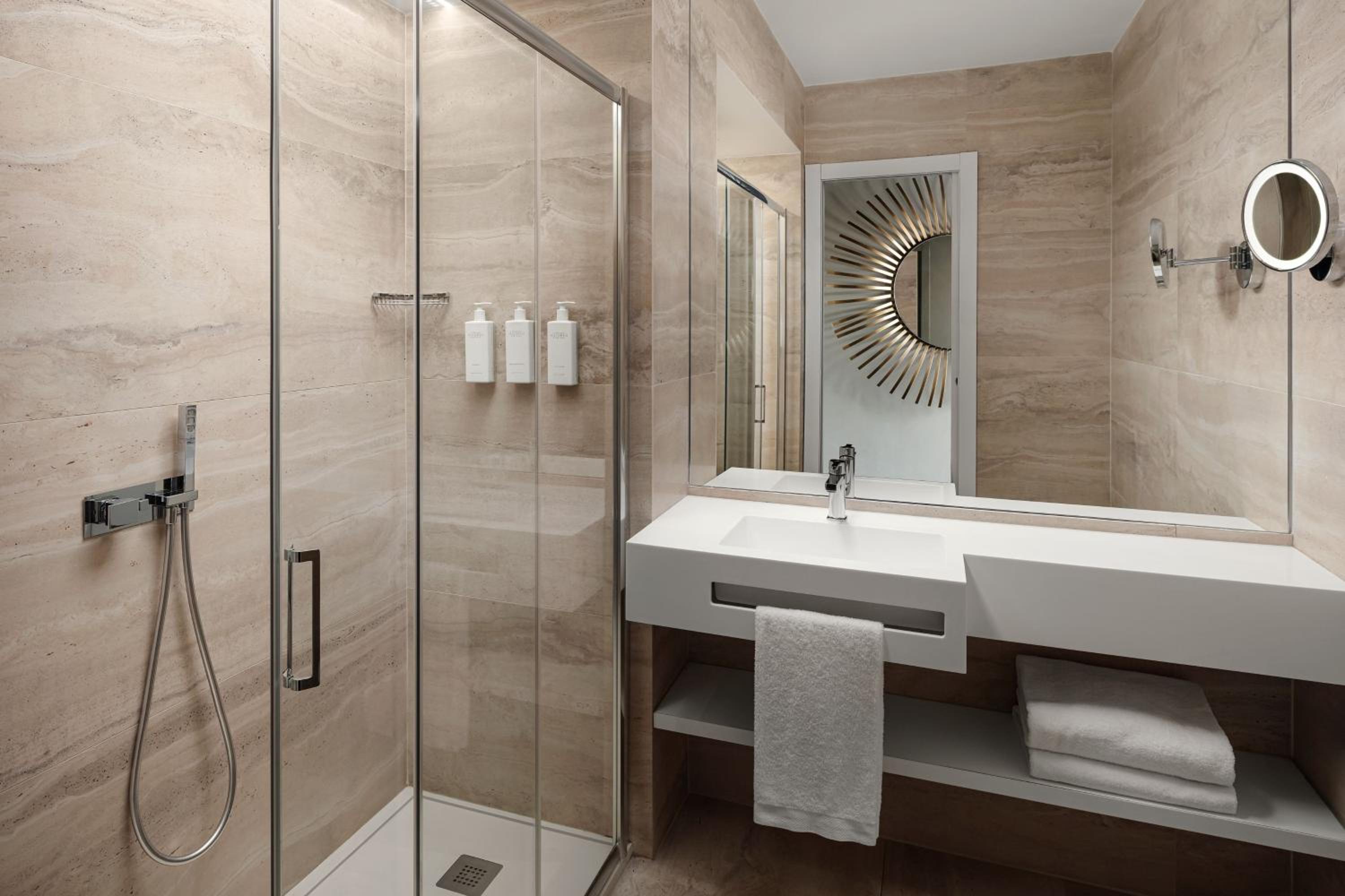 Executive Deluxe King Room with City View