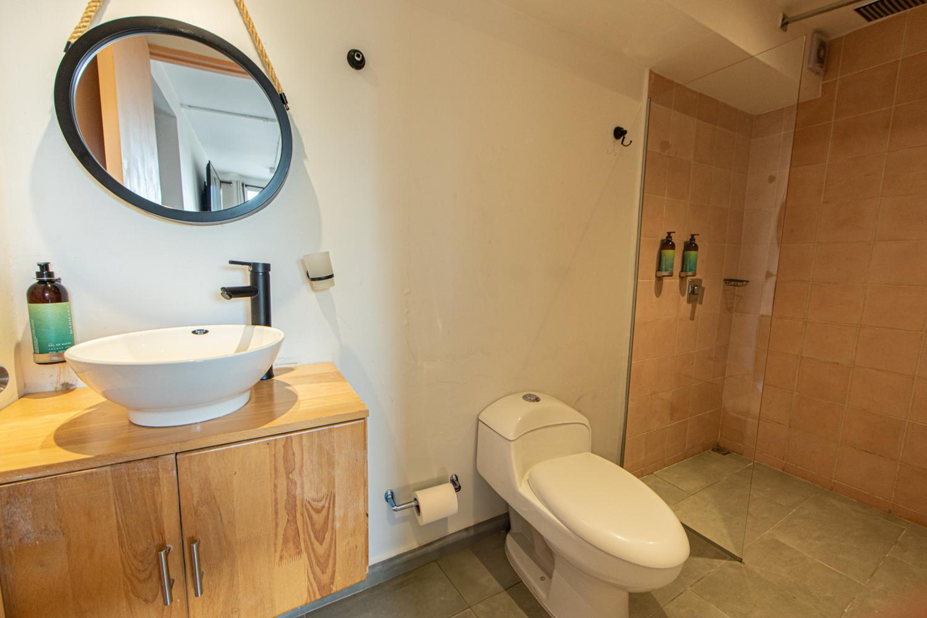 Deluxe Double Room with Balcony - Photo 7