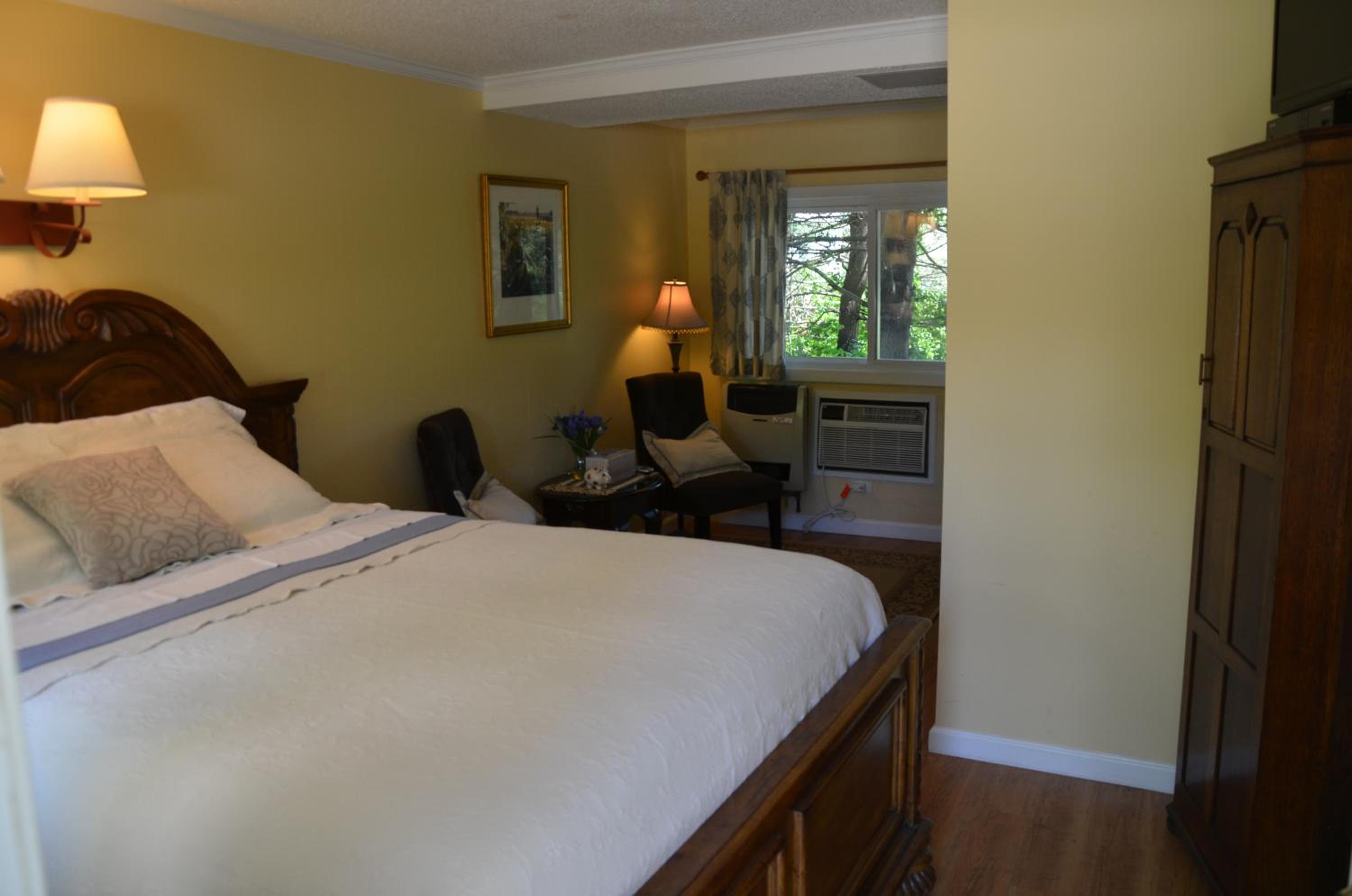 Queen Room