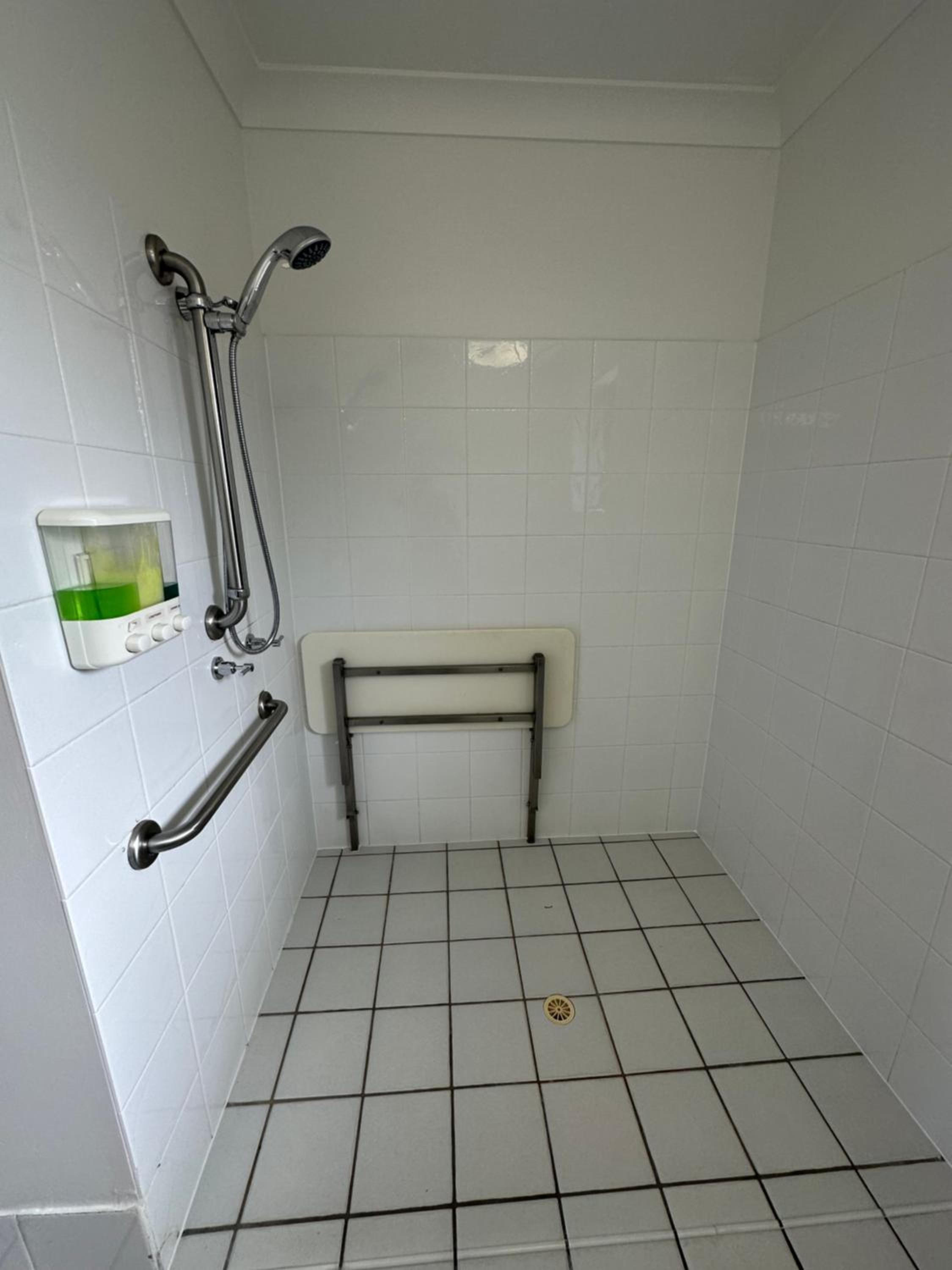Twin Room - Disability Access photo 2
