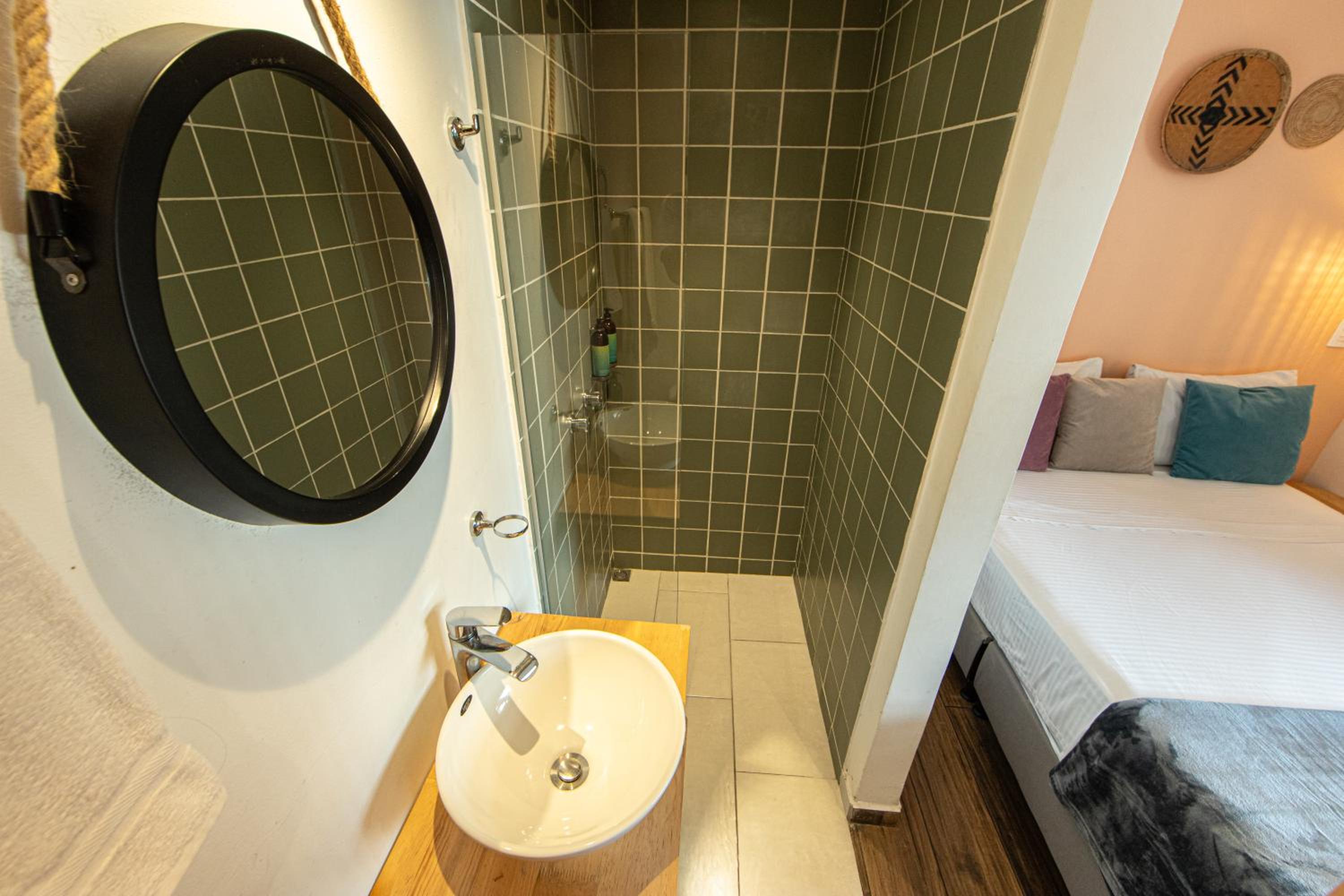 Standard Double Room - Photo 2