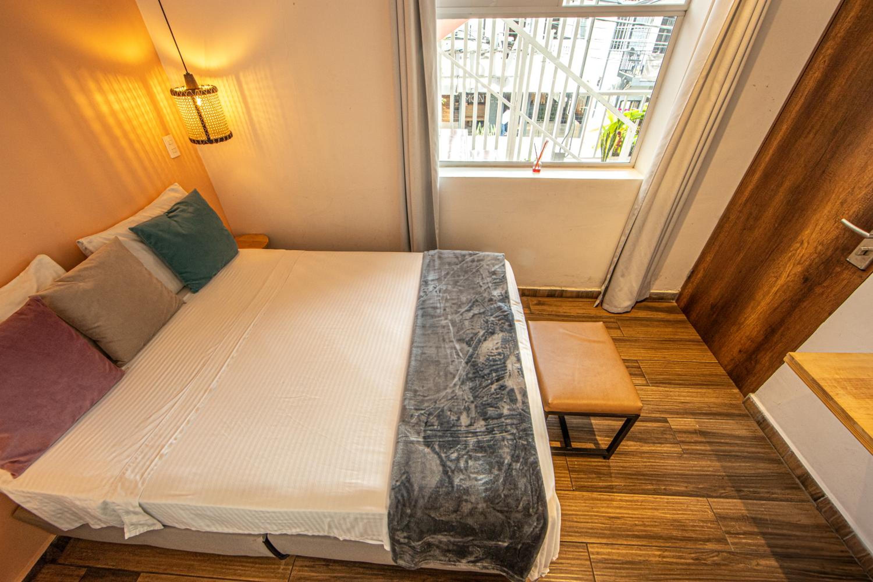 Standard Double Room - Photo 6