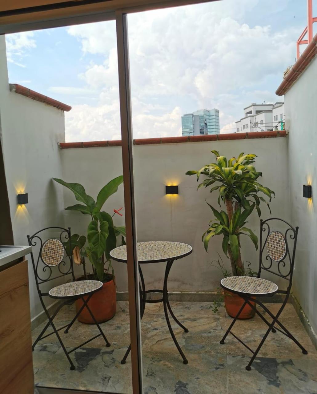 Studio with Balcony - Photo 8