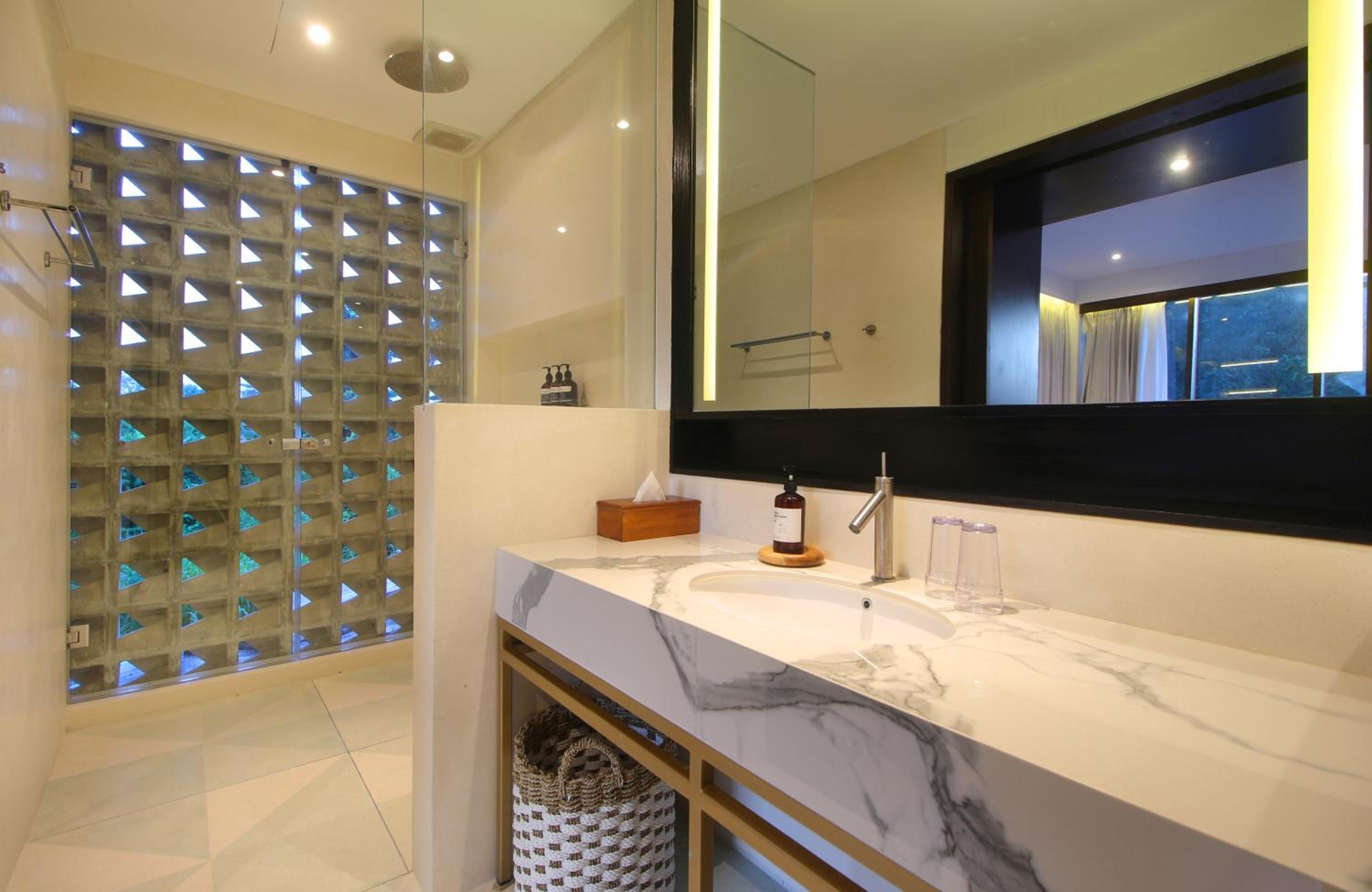 Villa with Private Pool - Photo 8