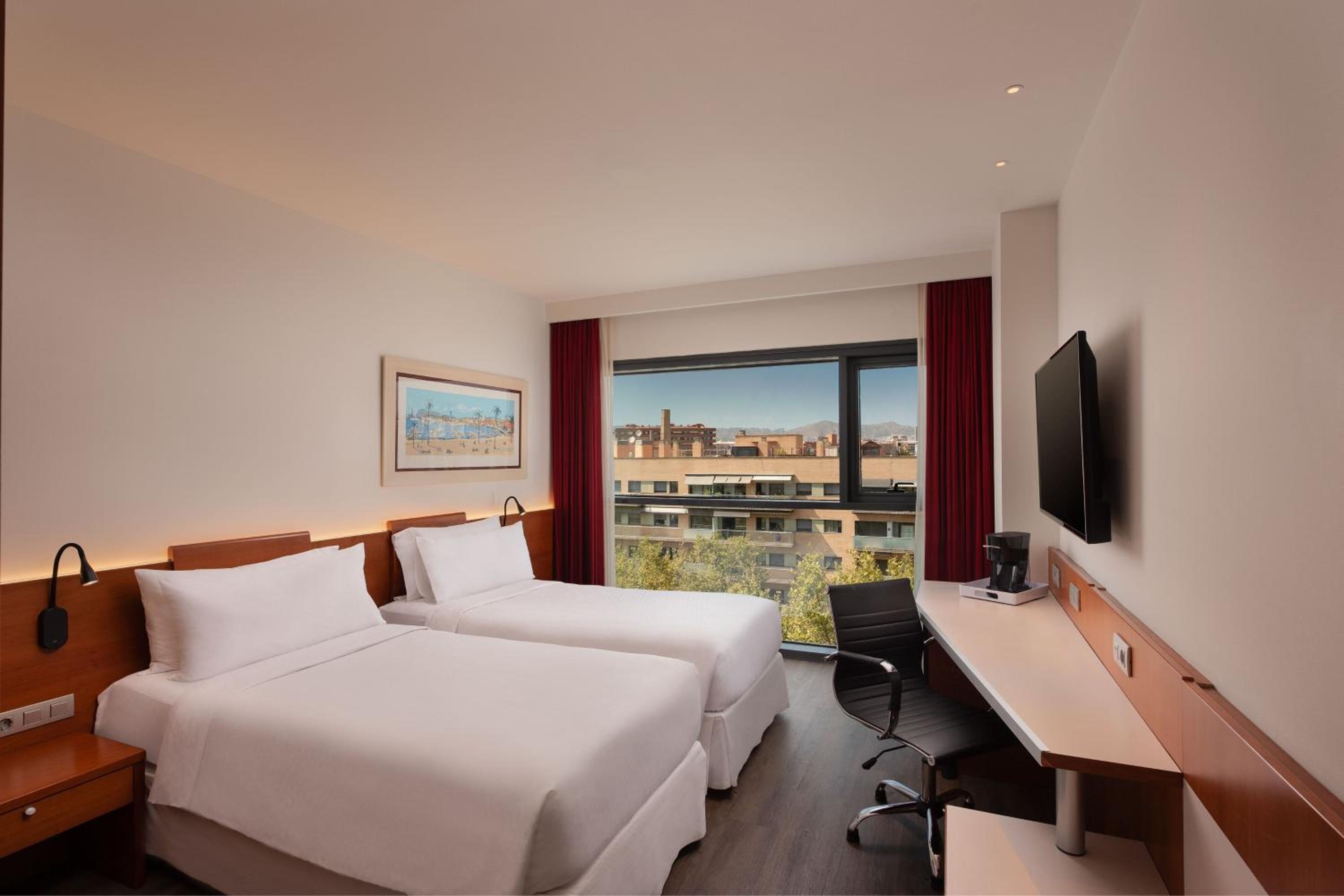 Preferred Twin Room with City View