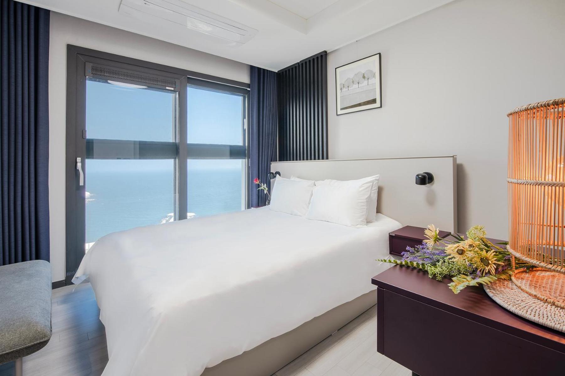 Ocean Terrace Suite Three Room - Photo 8