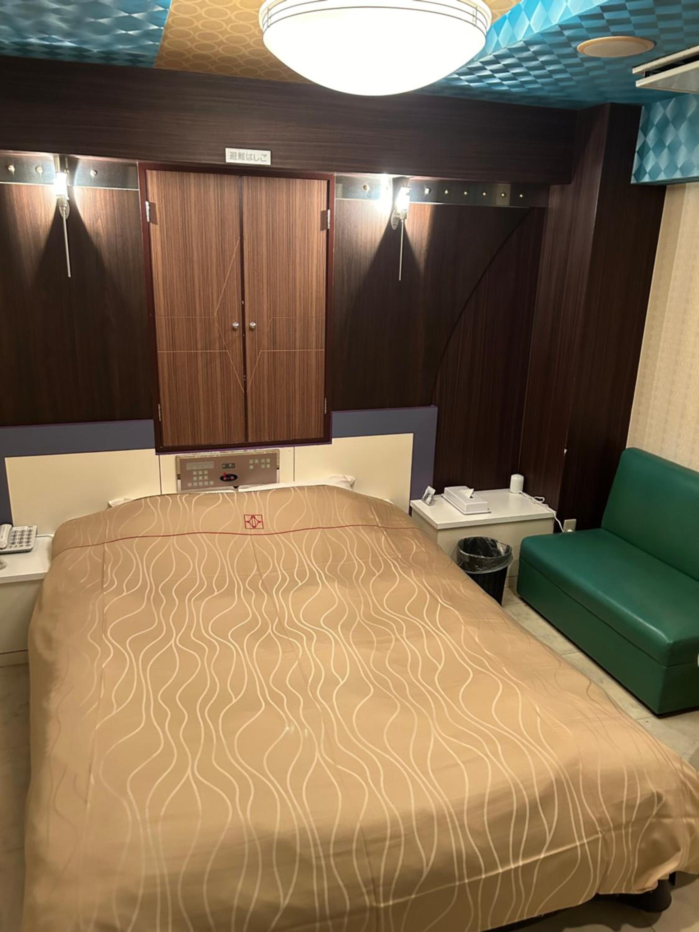 经济大床房