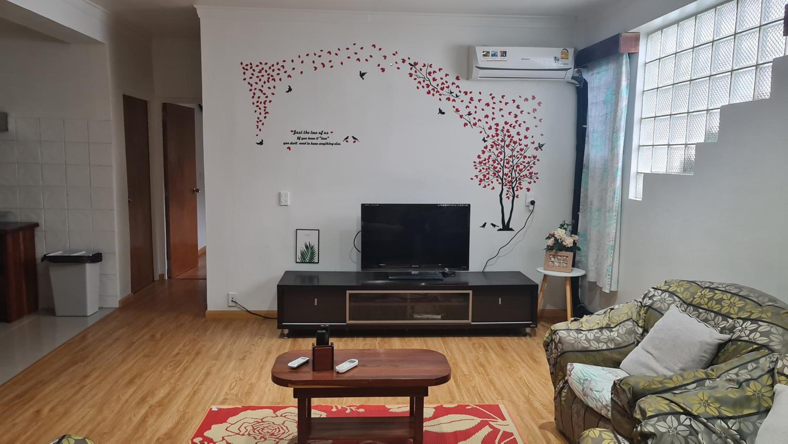 Three-Bedroom Apartment with Balcony photo 1