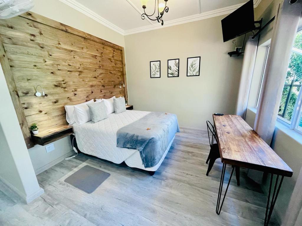 Deluxe Double Room - Photo 7
