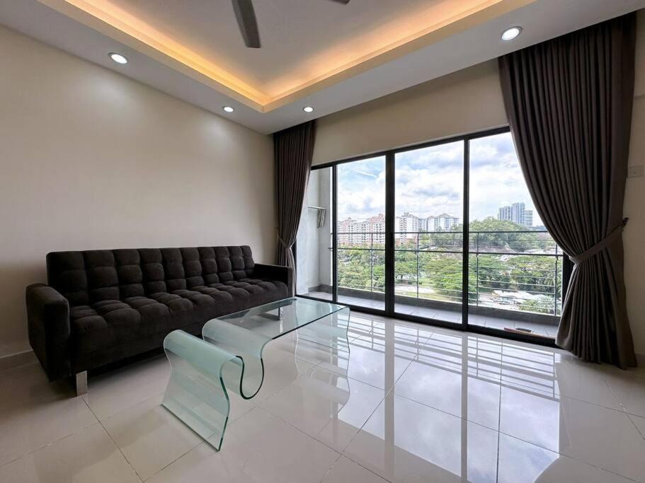 Three-Bedroom Apartment photo 1