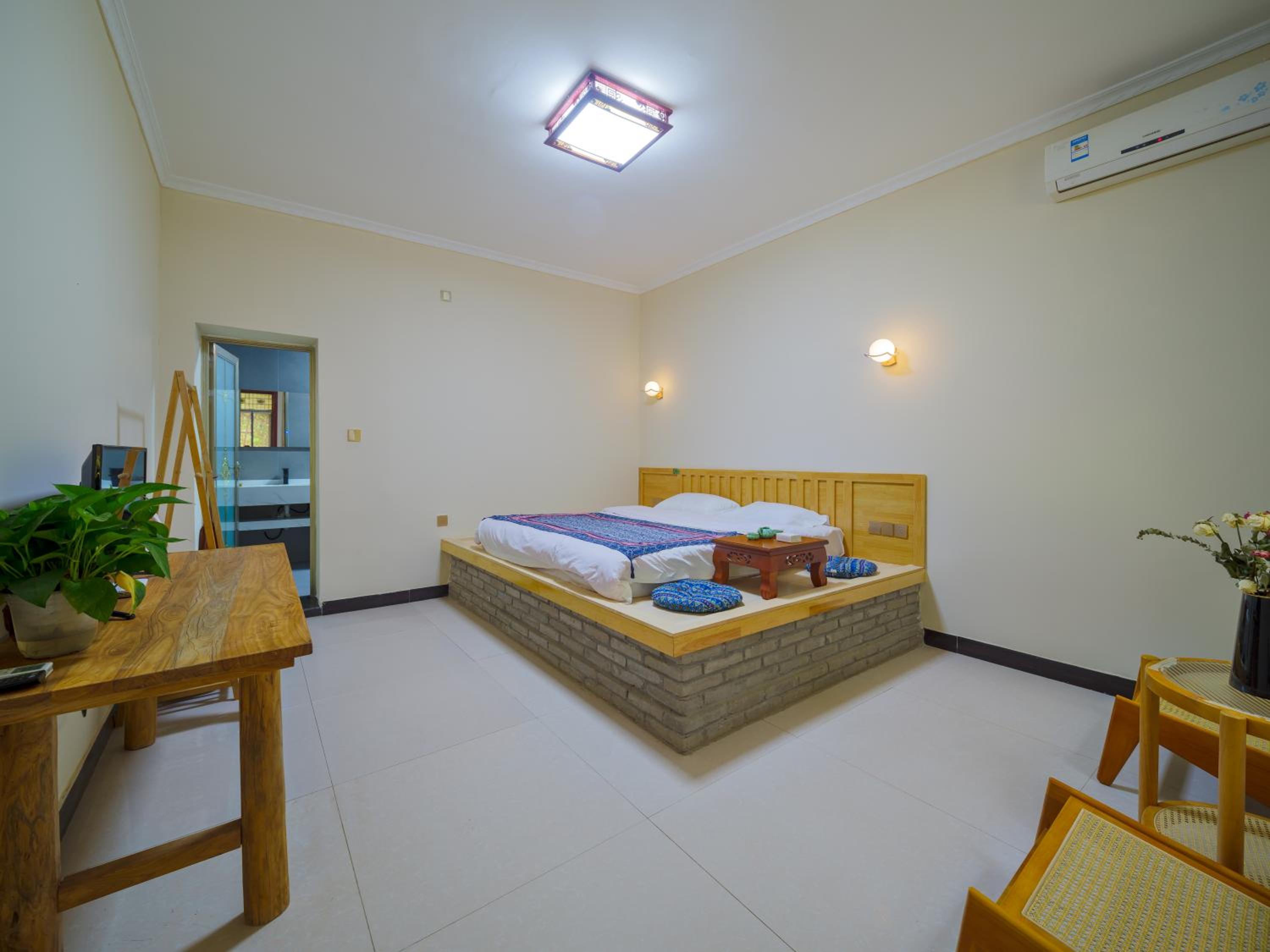 Queen Room with Garden View photo 2