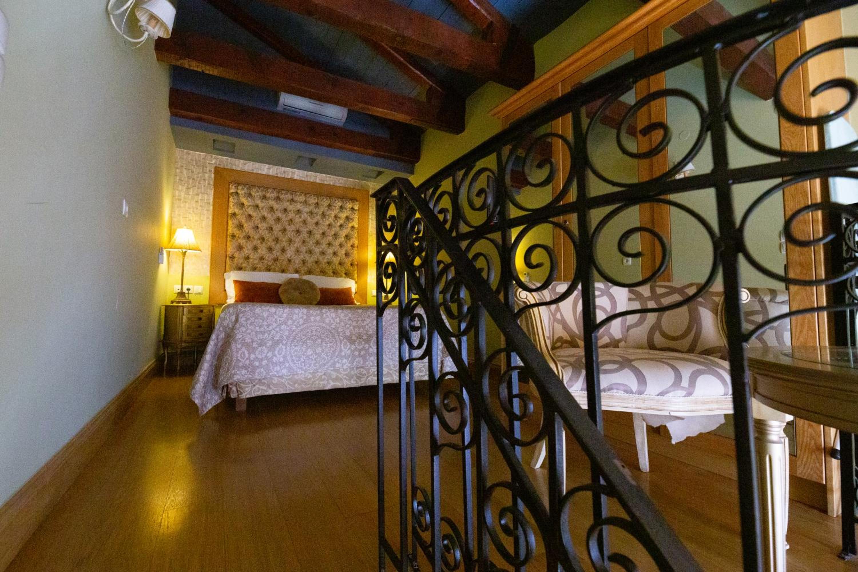 Deluxe Suite with City View