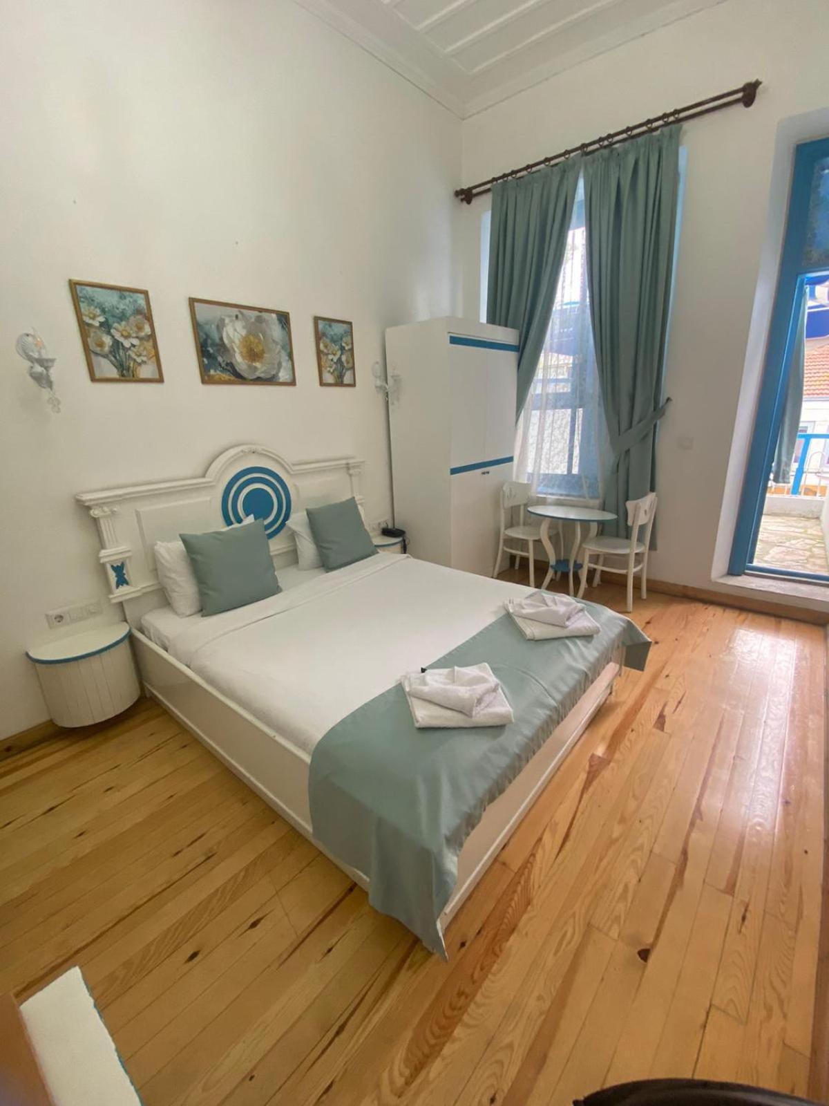 Deluxe Double Room with Balcony photo 1