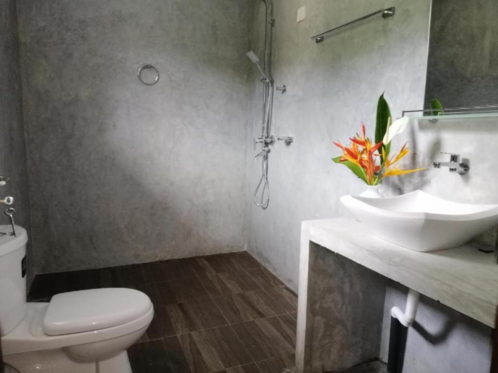Deluxe Double Room with Balcony photo 3