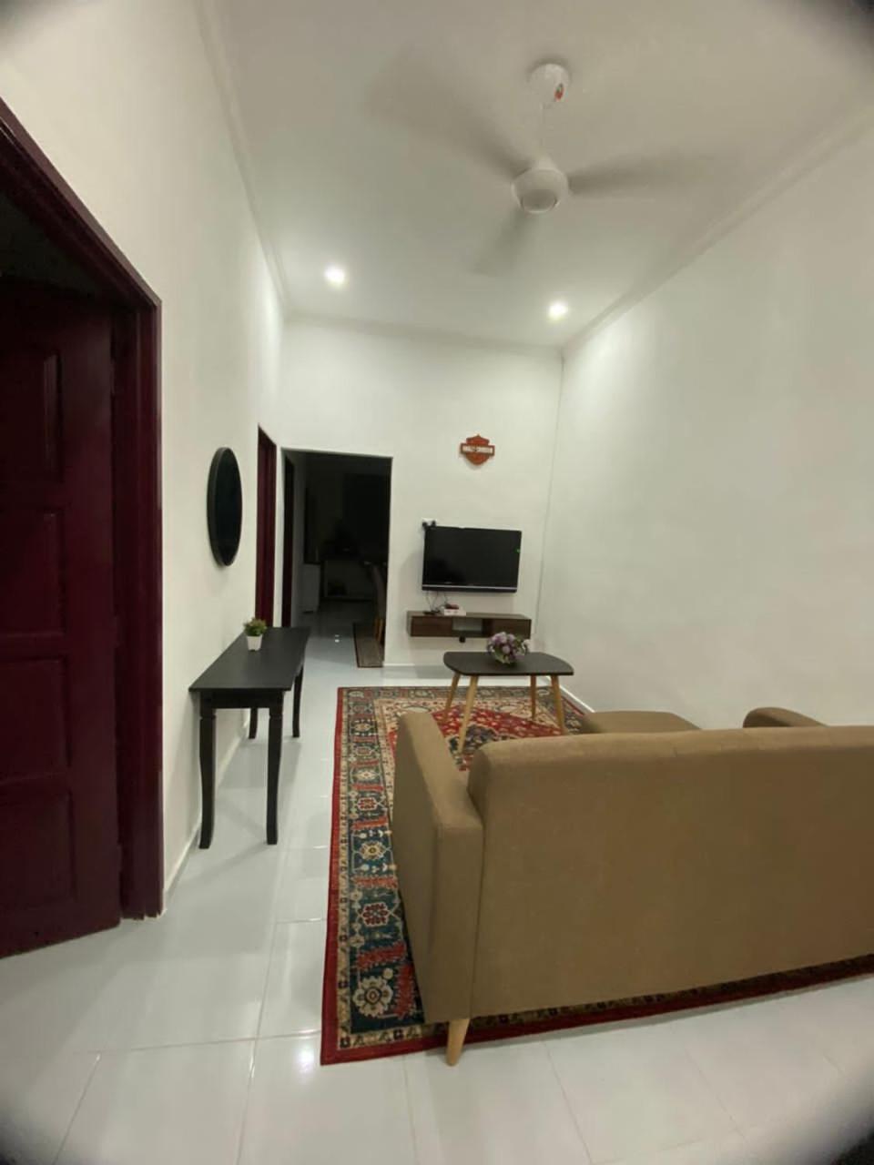 Three-Bedroom House photo 1