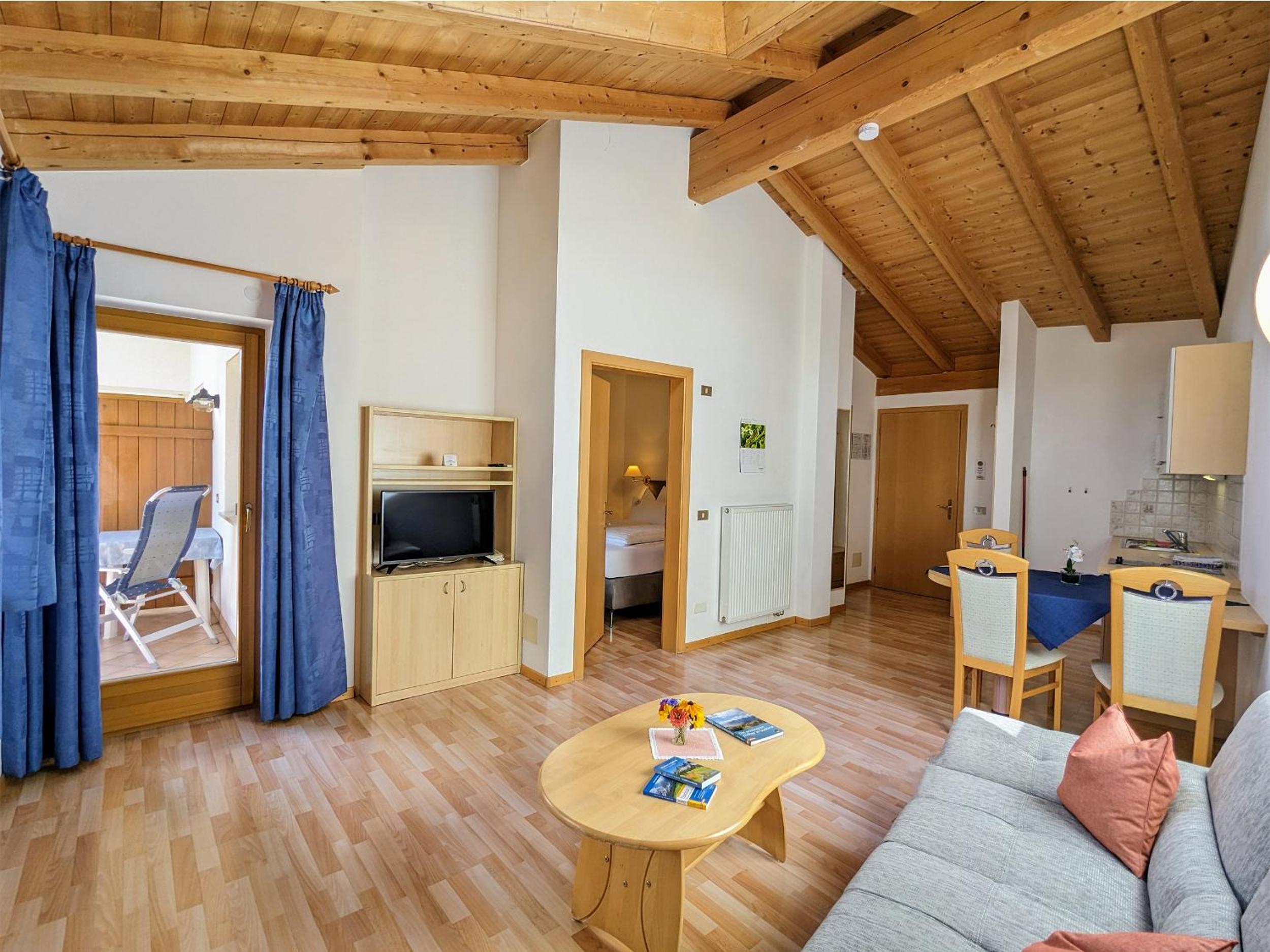 One-Bedroom Apartment - Photo 3