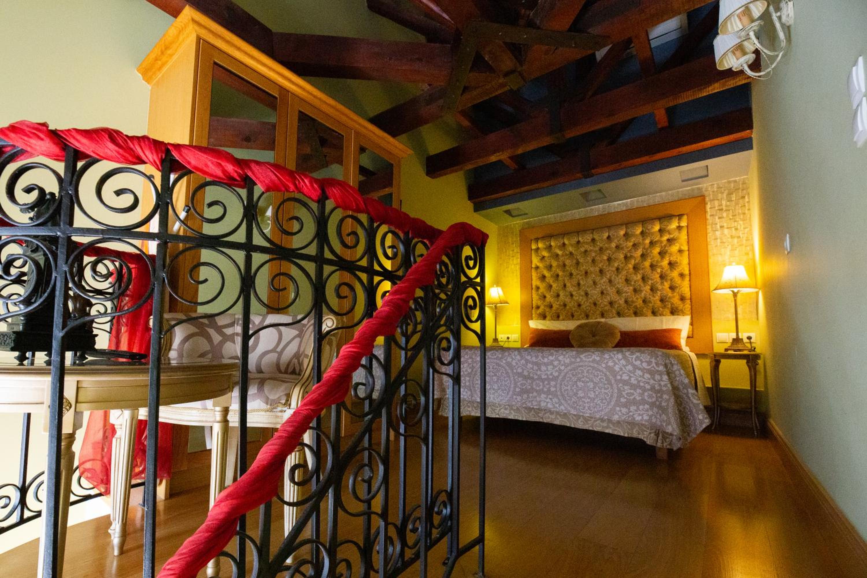 Deluxe Suite with Balcony and City VIew