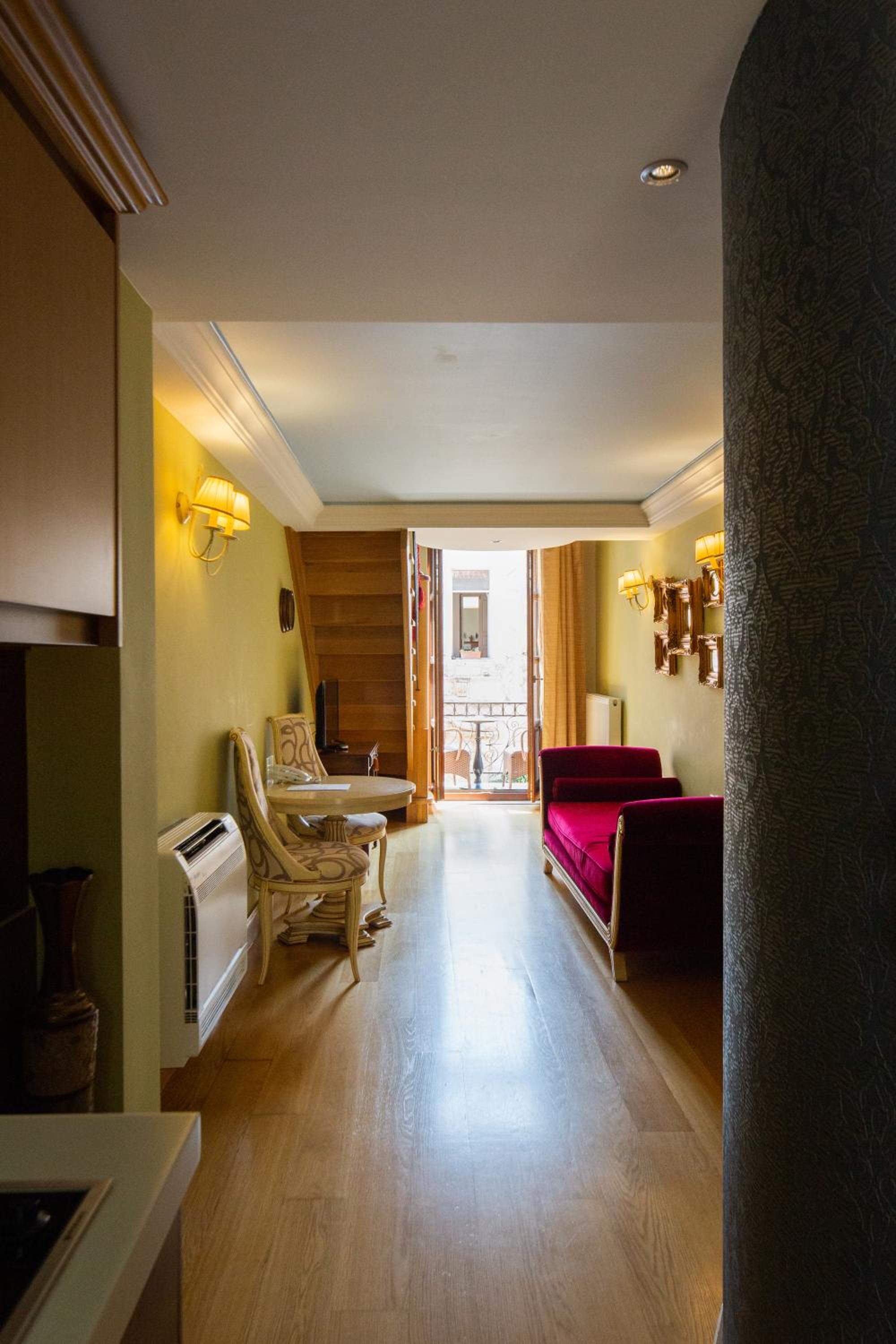 Deluxe Suite with Balcony and City VIew