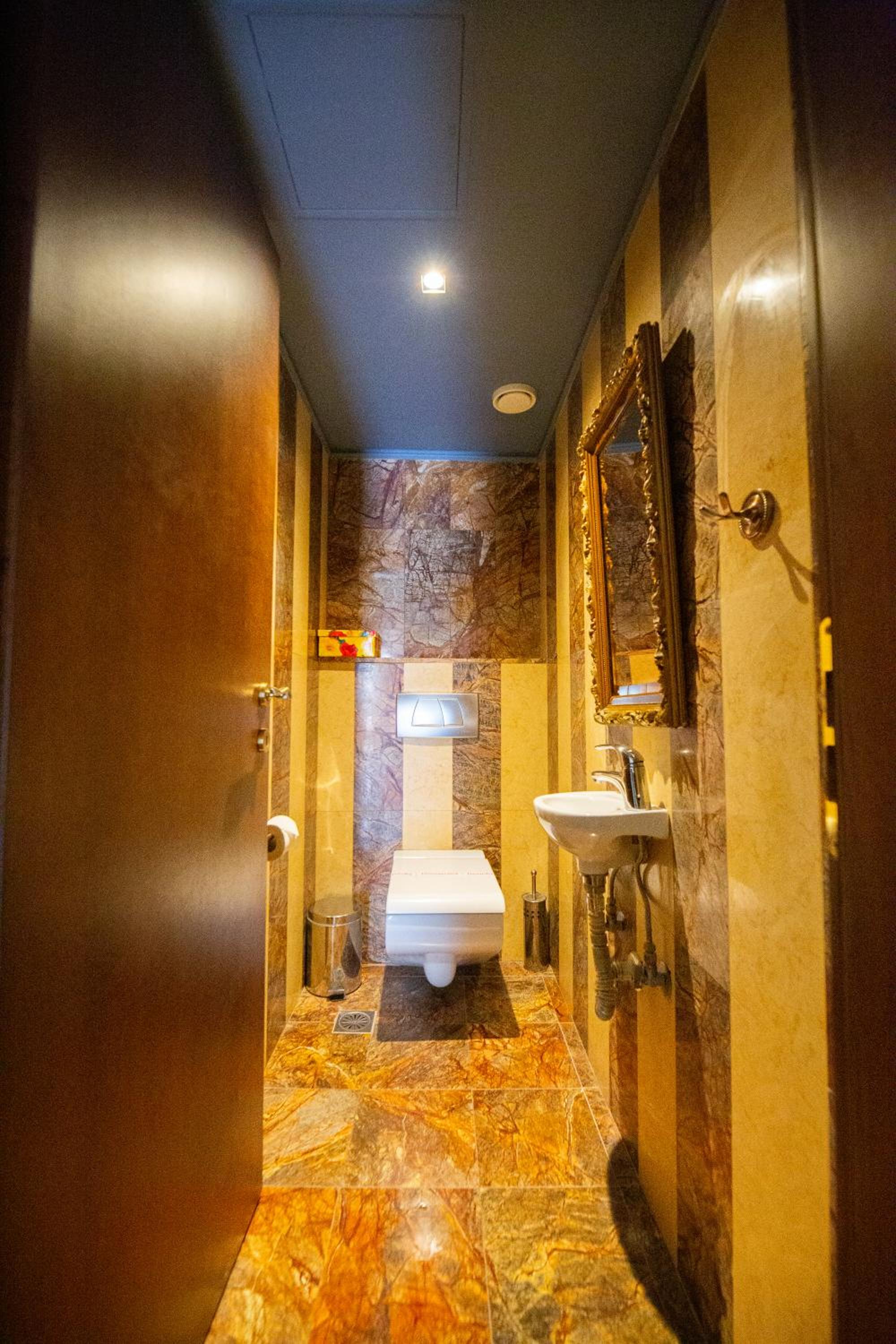Deluxe Suite with Balcony and City VIew