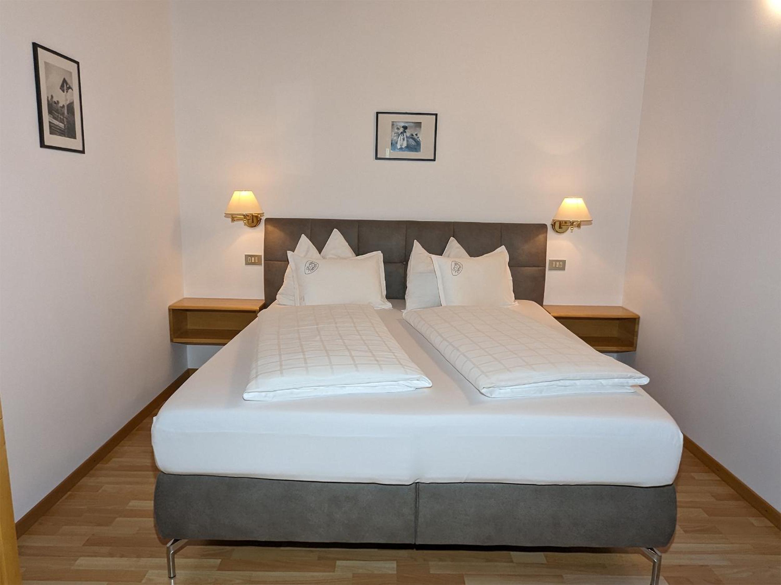 One-Bedroom Apartment - Photo 1