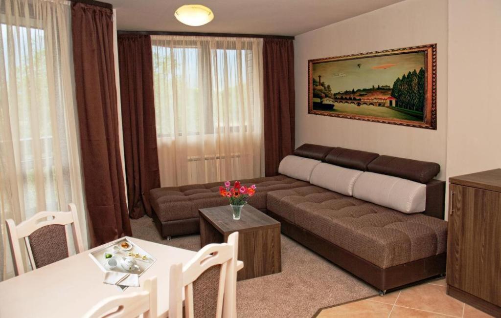 One-Bedroom Apartment (Accommodation Only) photo 2