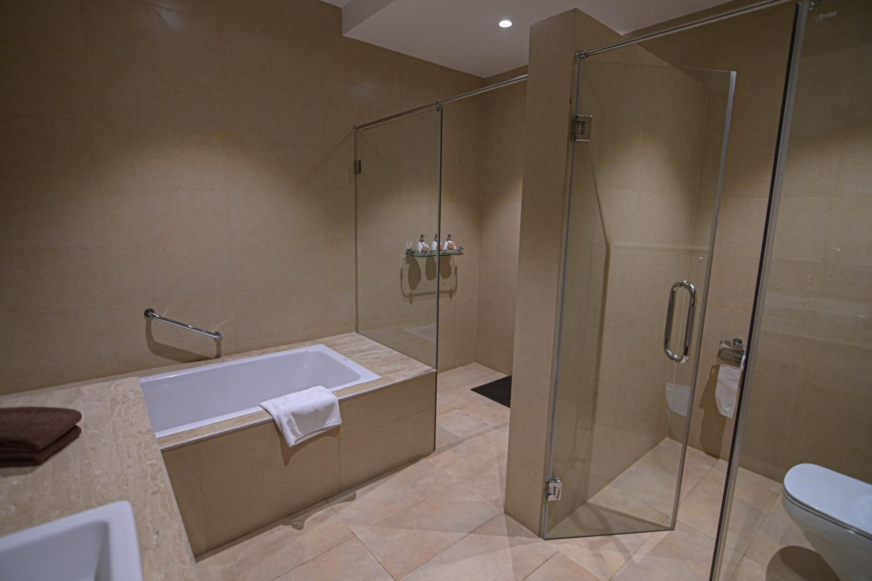 Deluxe King Room photo 1