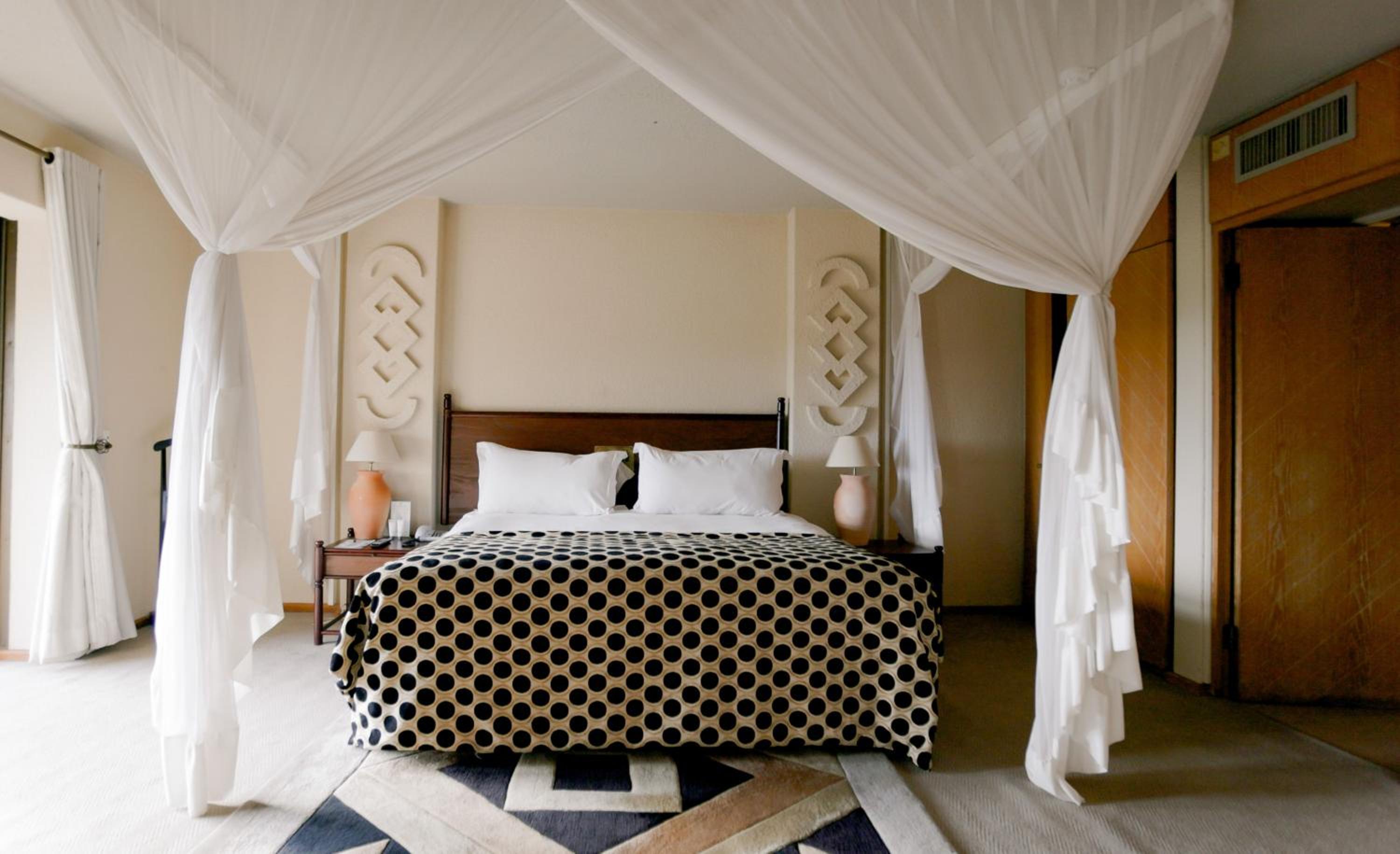 Executive Suite - Photo 3