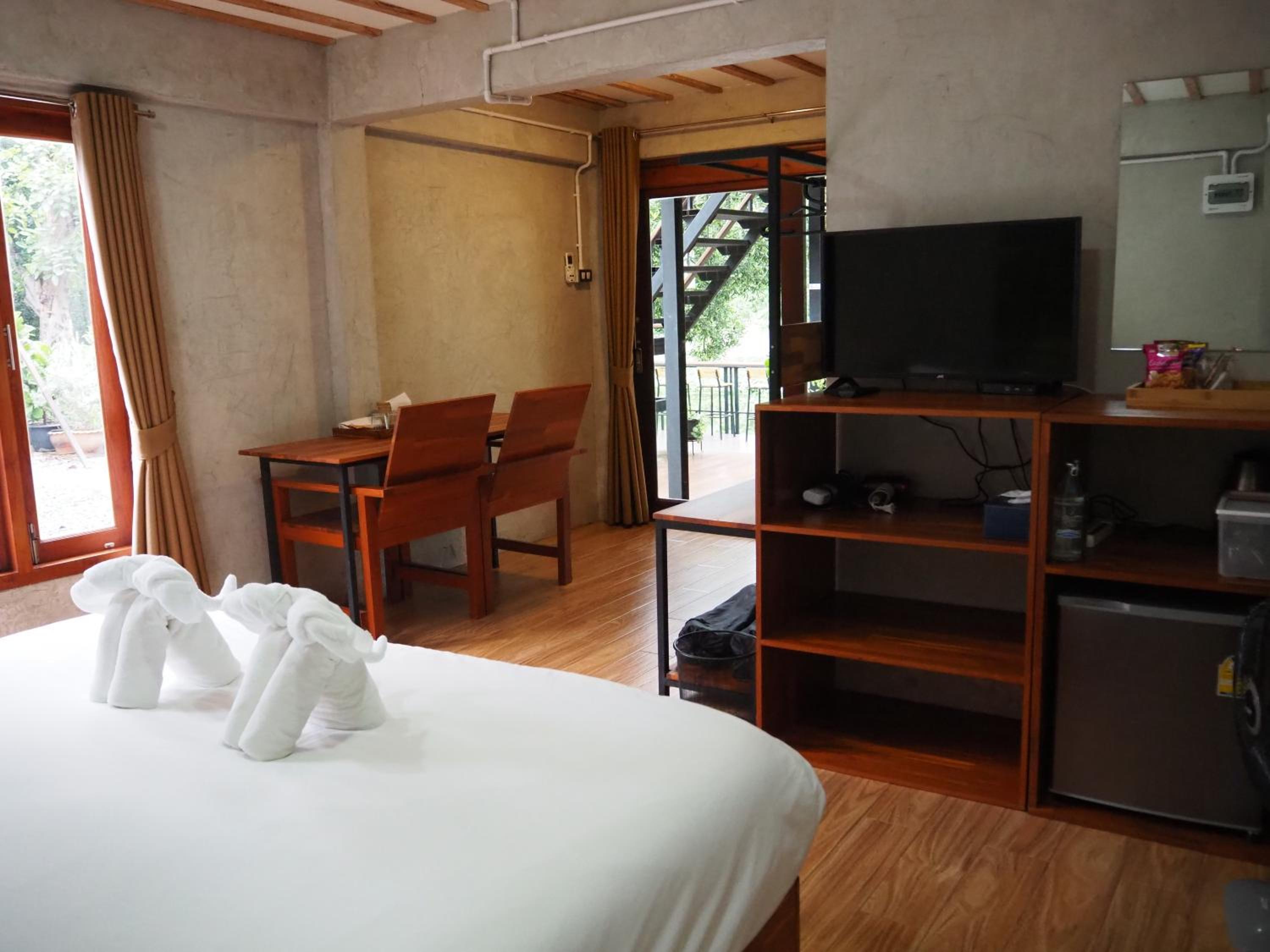 King Room with Balcony - Photo 1