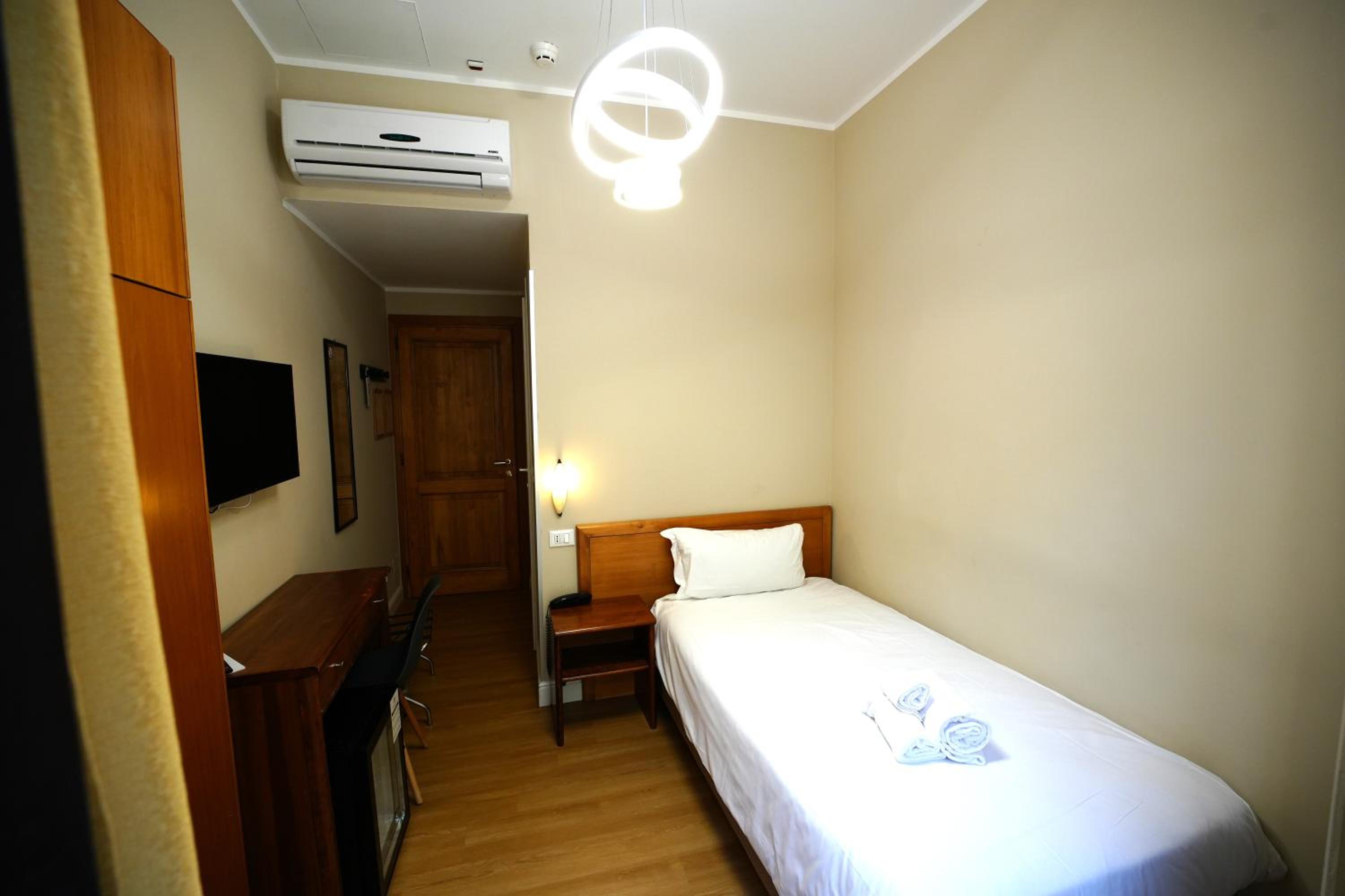 Single Room photo 1