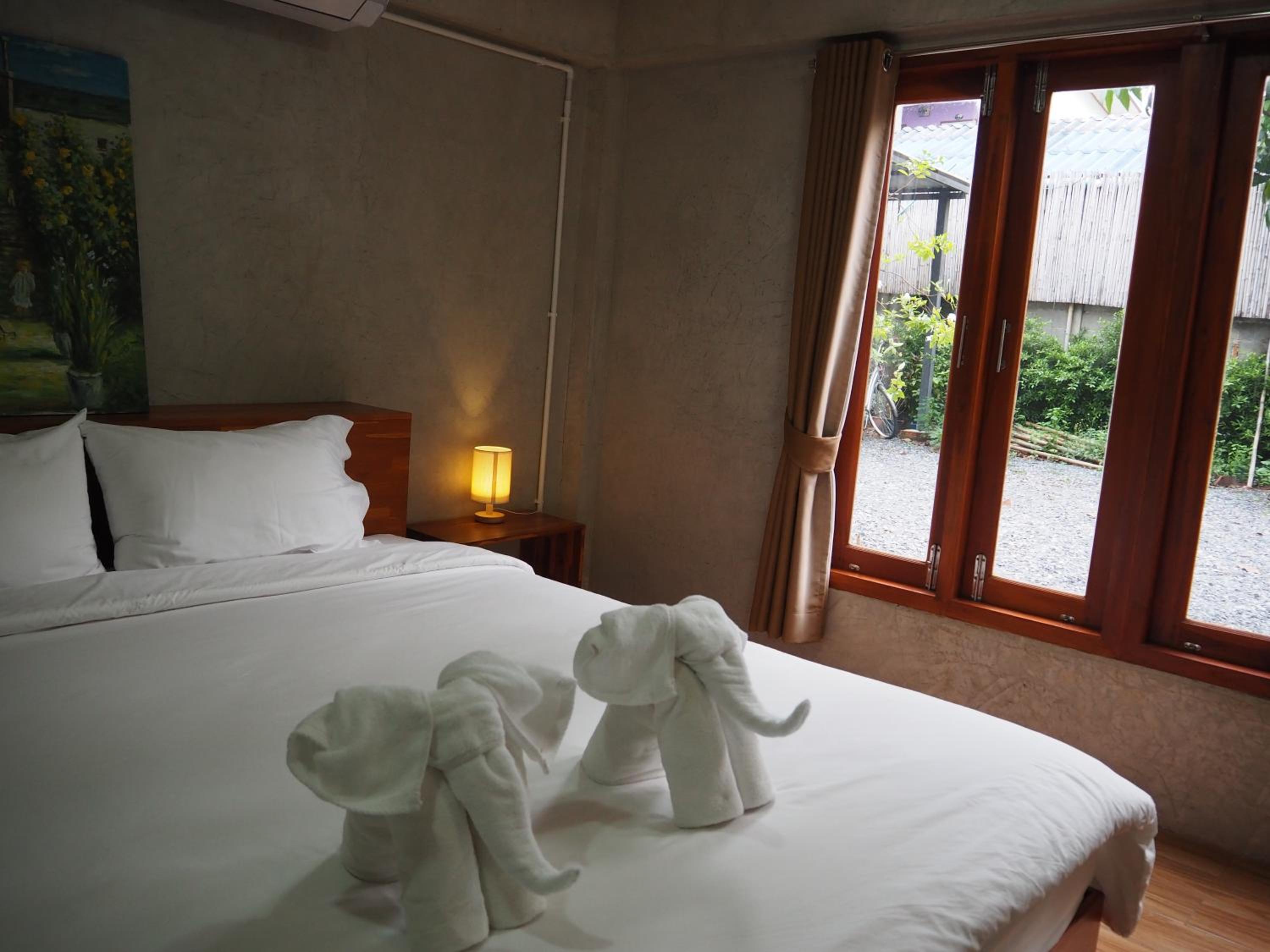 King Room with Balcony - Photo 31