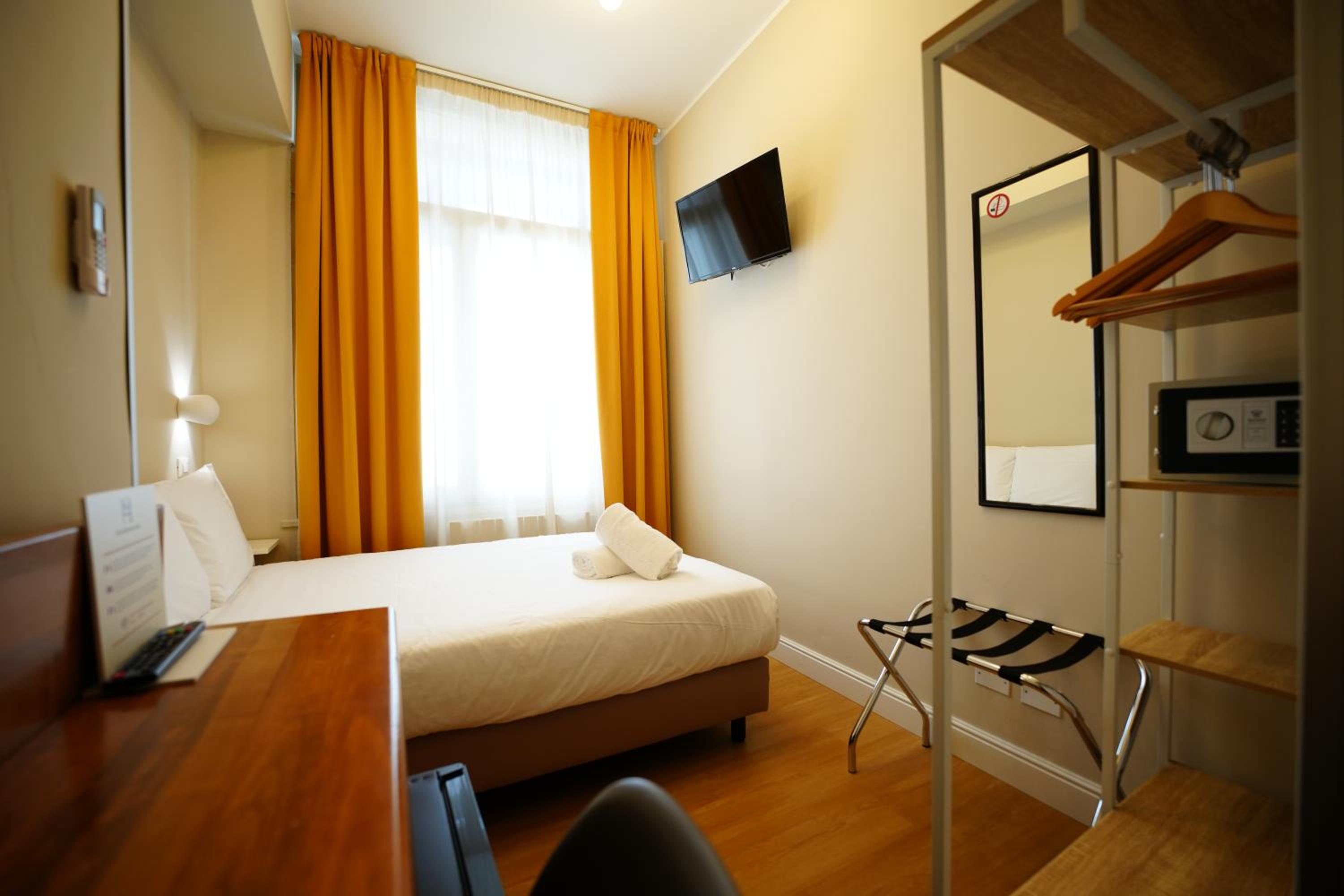 Small Double Room (Ground Floor) photo 1