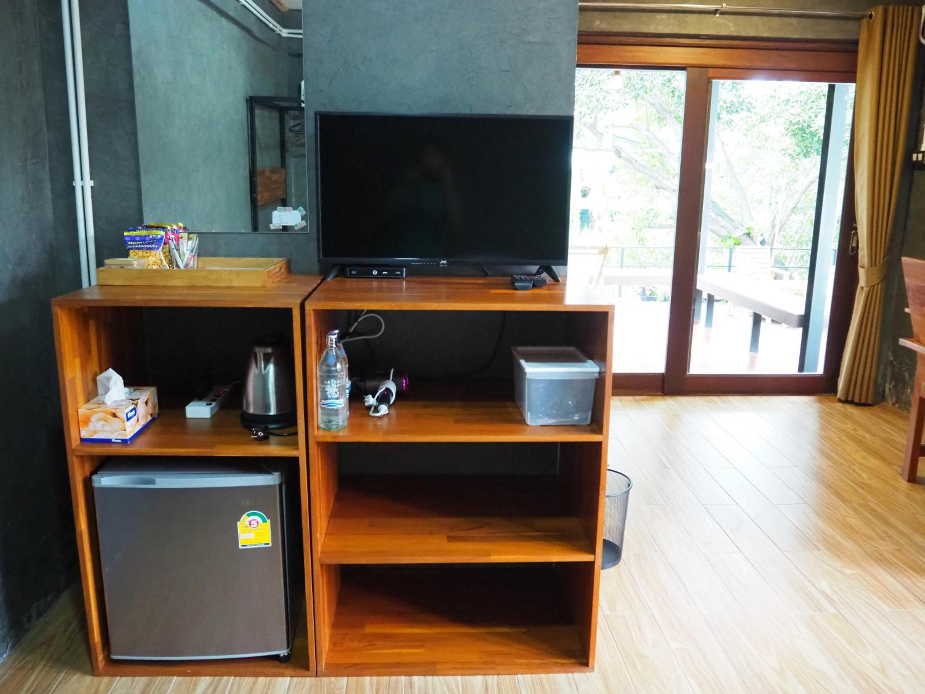 King Room with Balcony - Photo 21