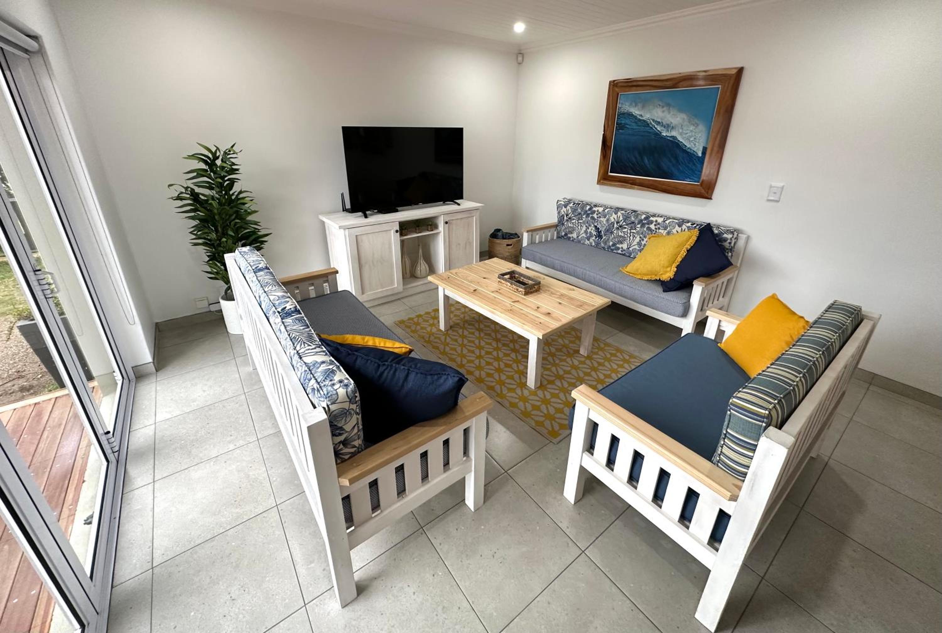 Three-Bedroom House photo 2