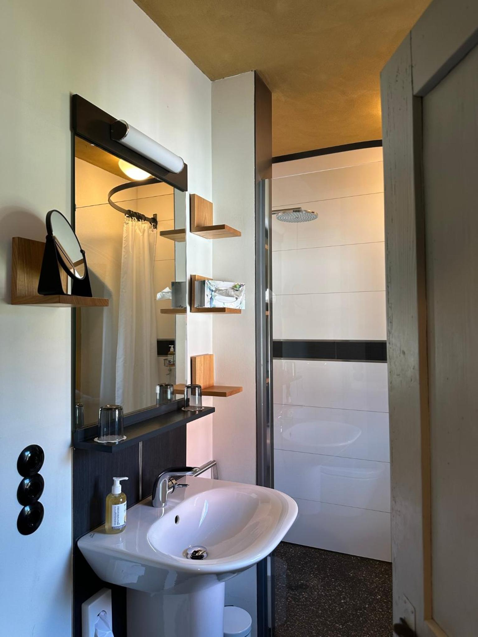 Double Room - Disability Access photo 2