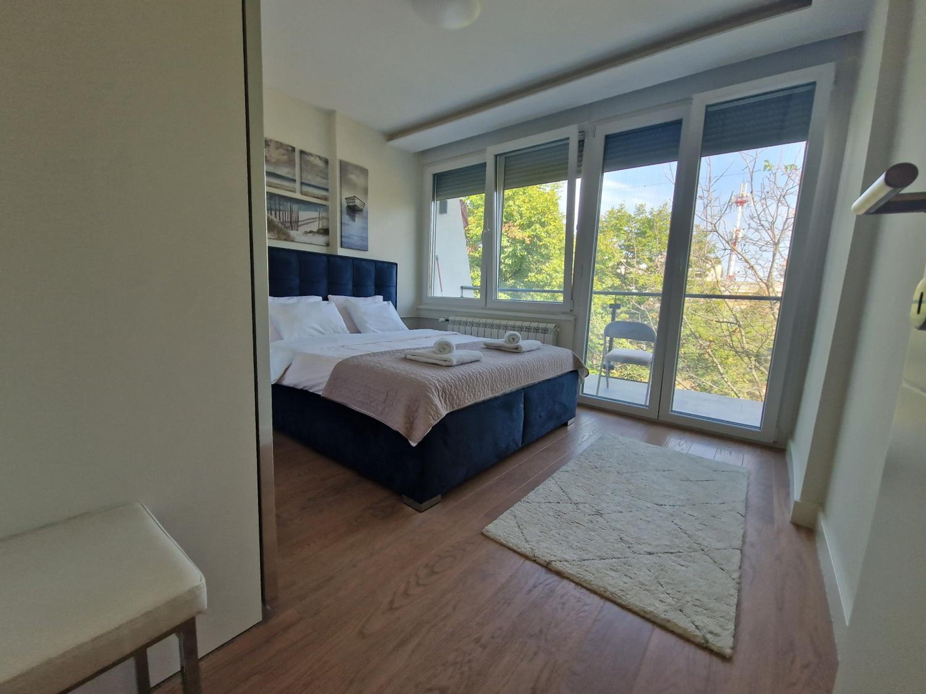 One-Bedroom Apartment photo 3