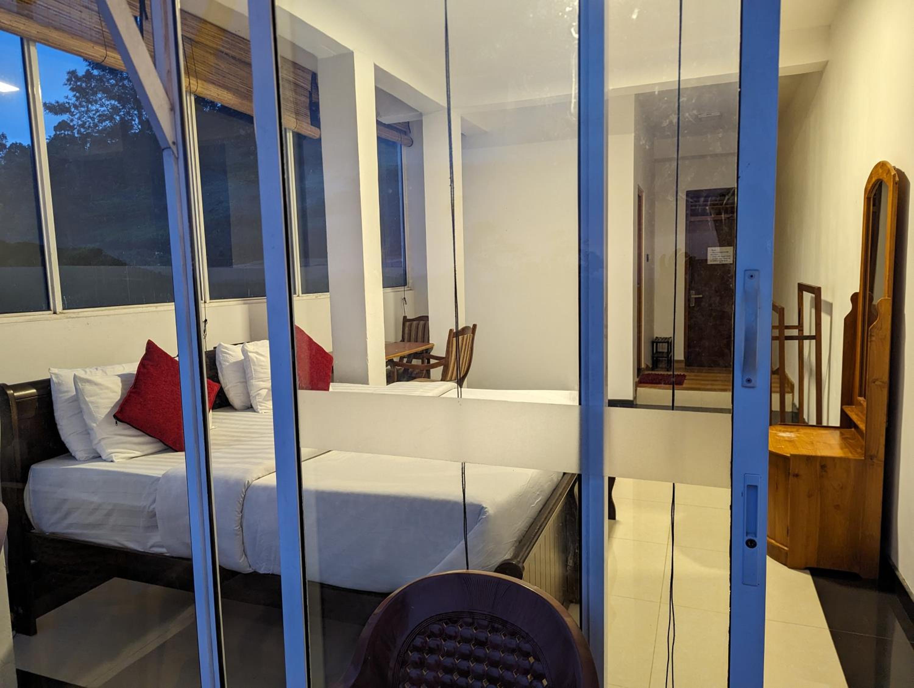 Deluxe Double Room with Mountain View photo 3