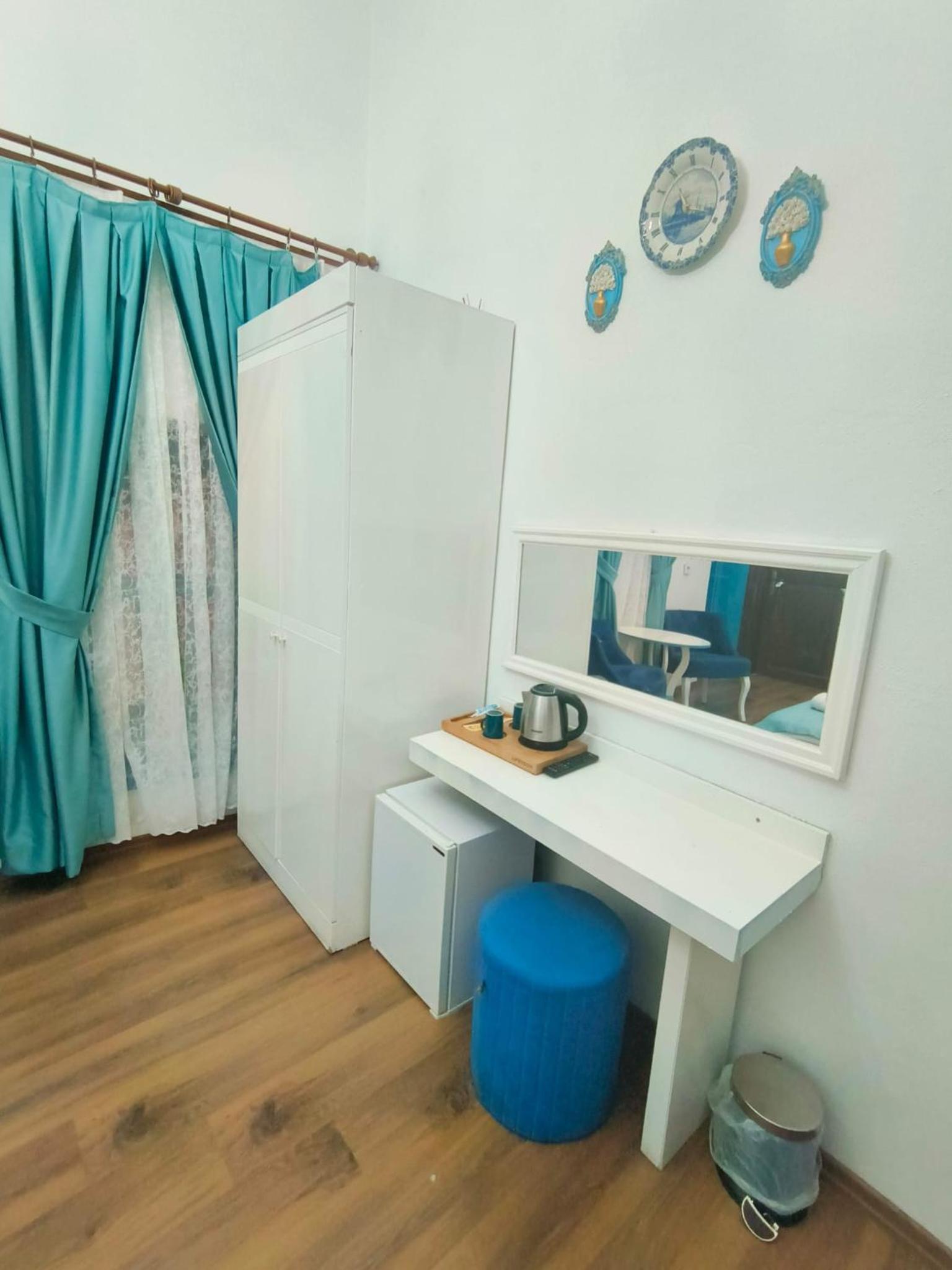 Budget Twin Room photo 3