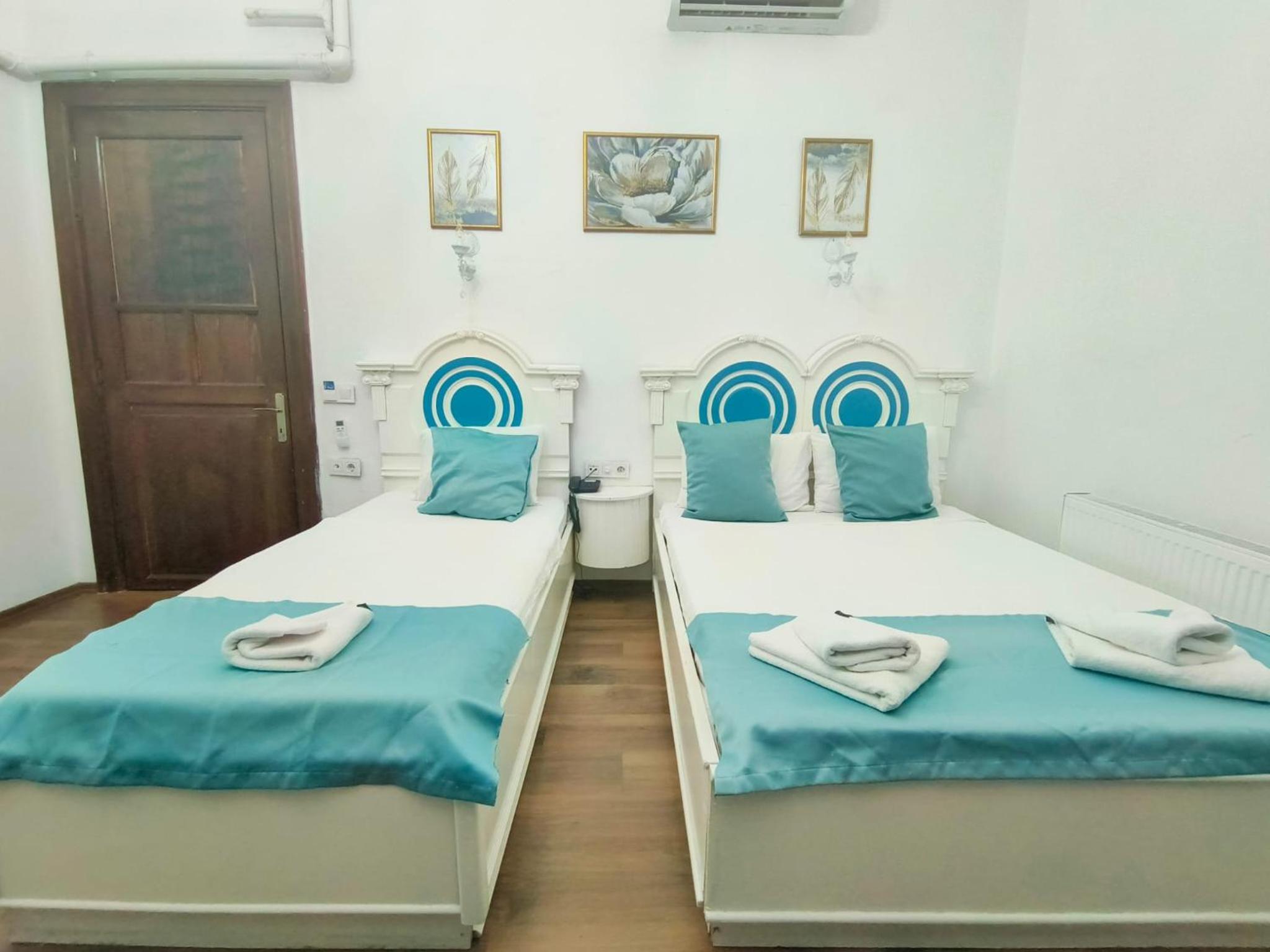 Budget Twin Room photo 2