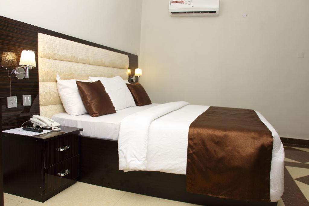 Three-Bedroom Suite photo 3