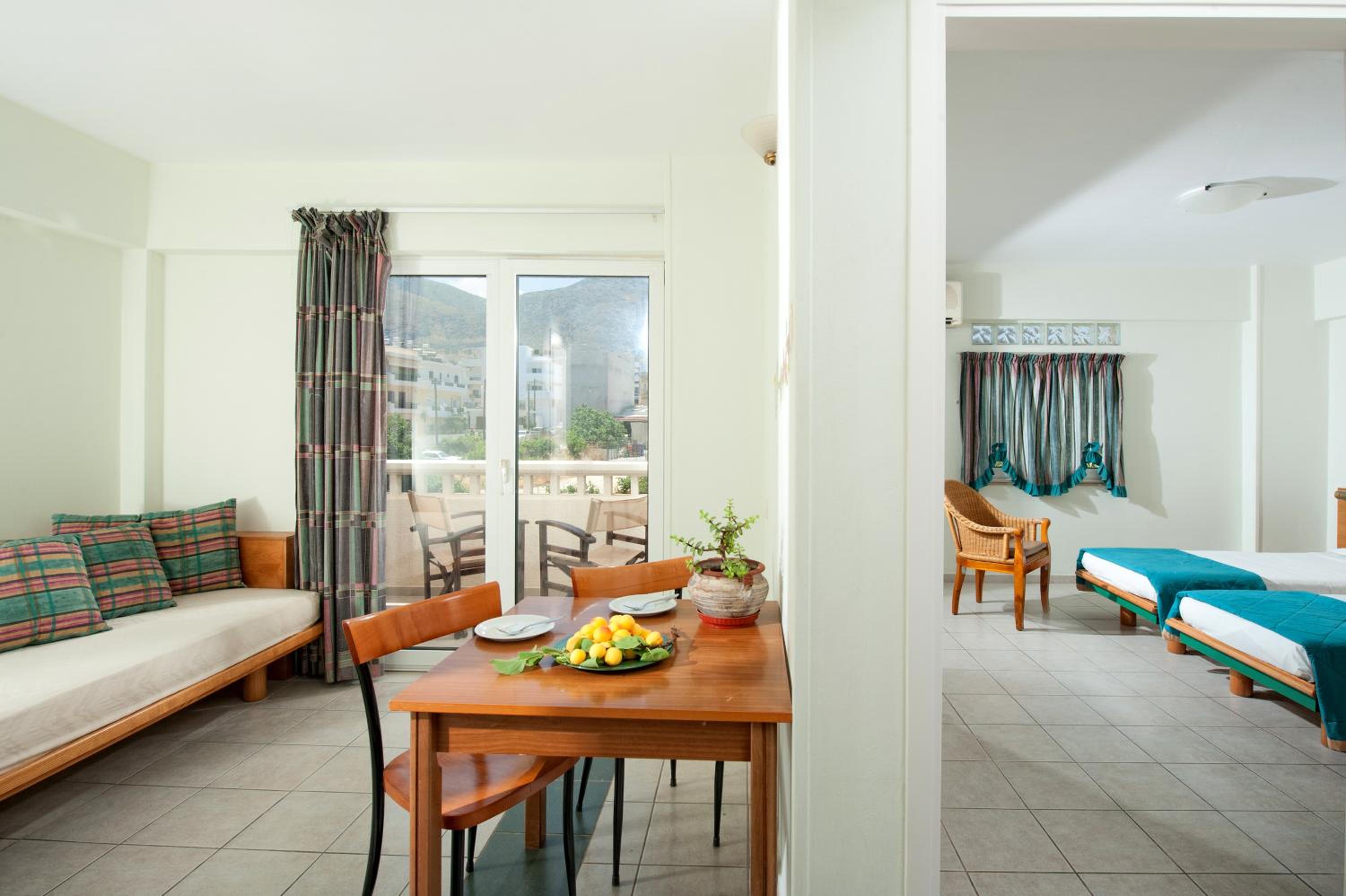 One-Bedroom Apartment with Mountain View photo 2