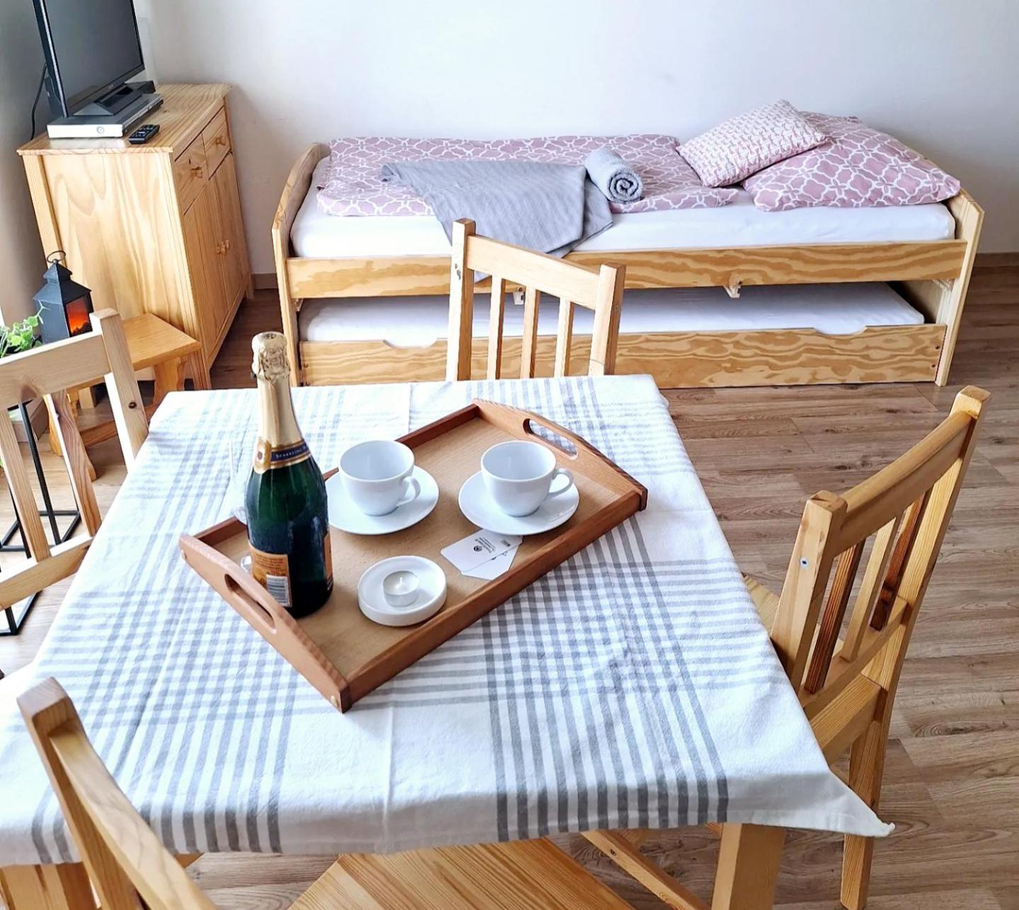 One-Bedroom Apartment photo 1