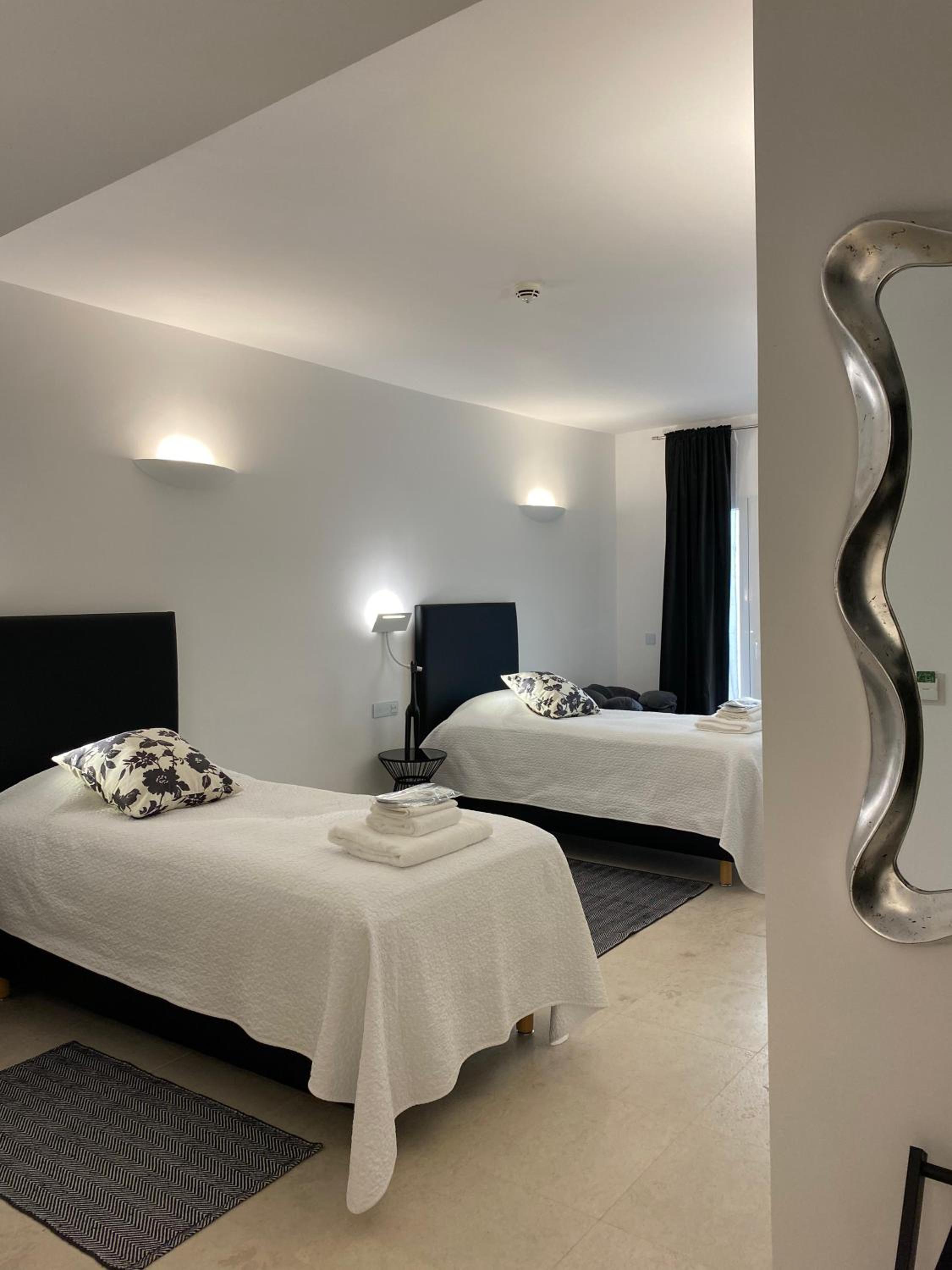 Deluxe Twin Room photo 1