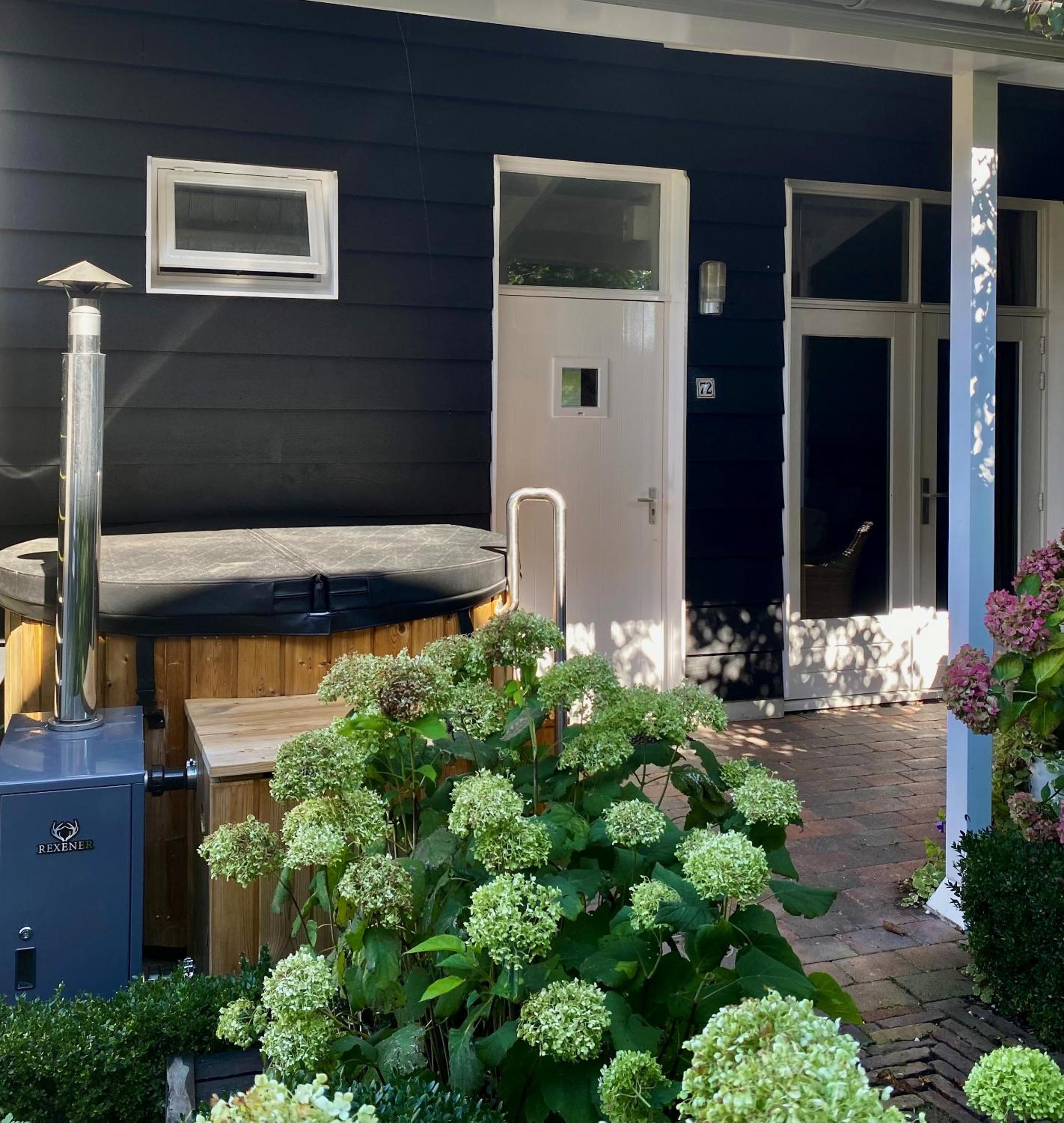 Double Room with Patio photo 2