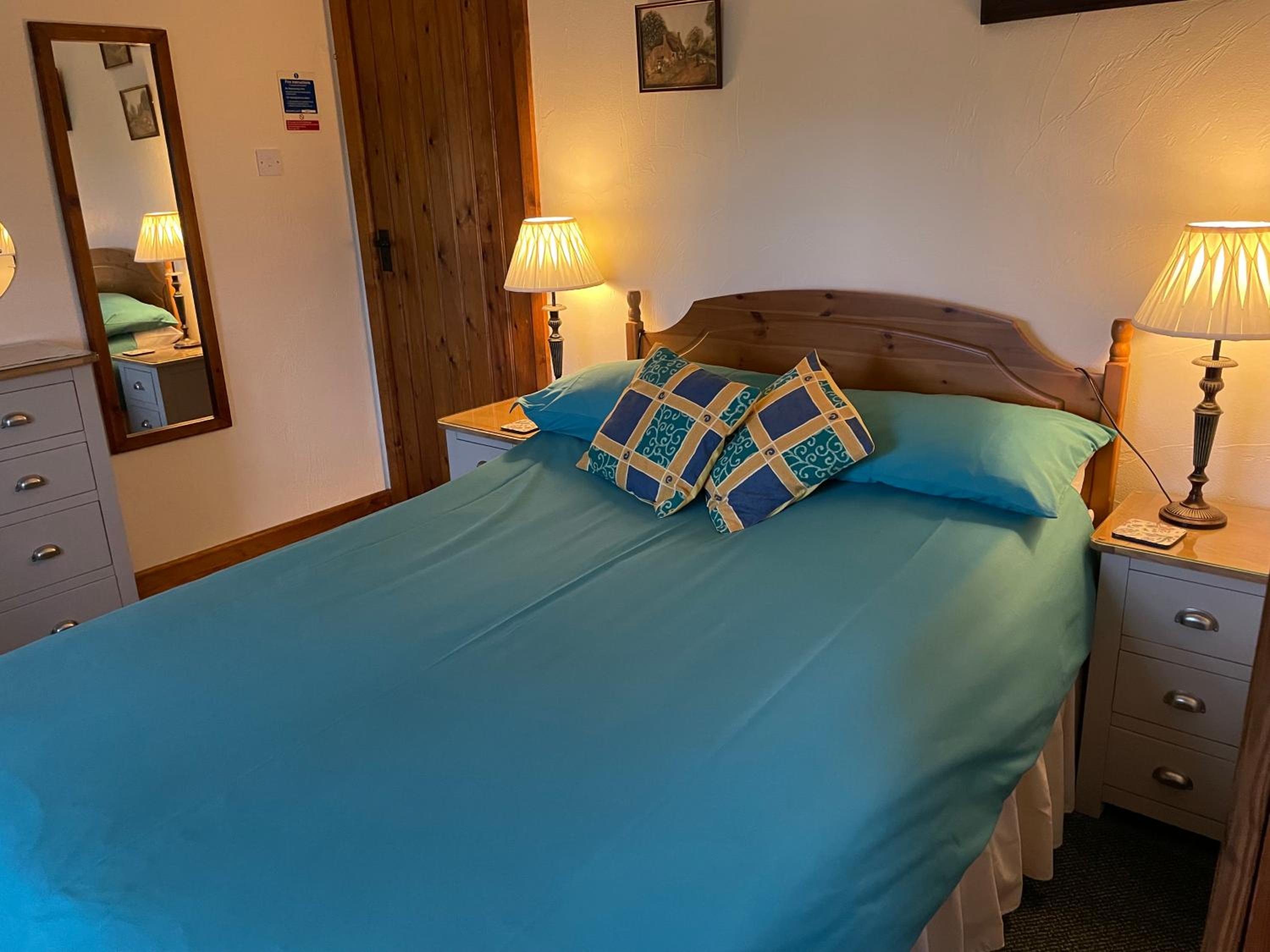 Double Room - Photo 11